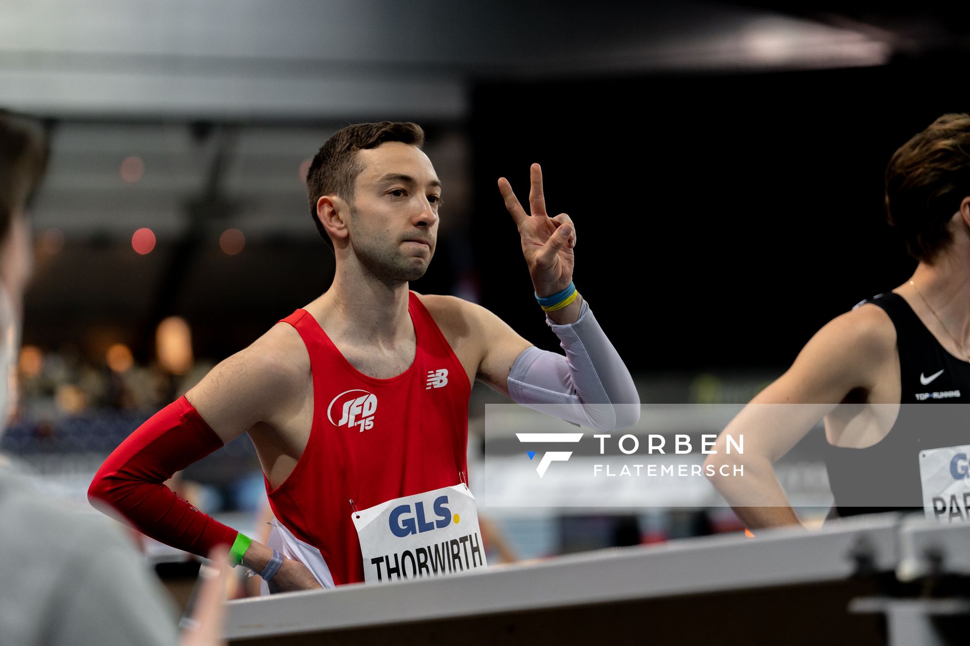 Maximilian Thorwirth (SFD 75 Duesseldorf-Sued) mit Ukrainearmband am 26.02.2022 waehrend der Deutschen Leichtathletik-Hallenmeisterschaften (Tag 1) in der Quarterback Immobilien Arena in Leipzig