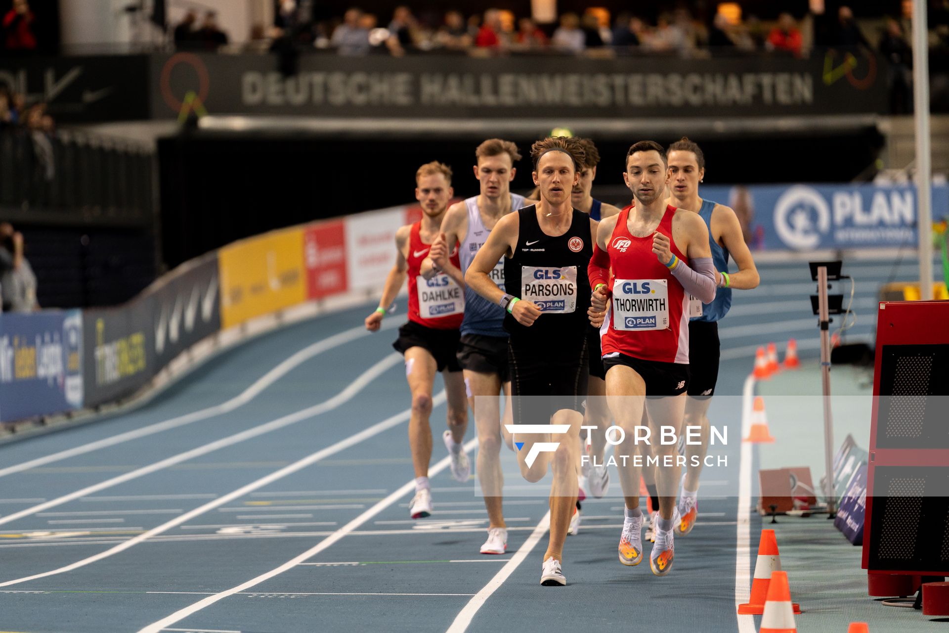 Maximilian Thorwirth (SFD 75 Duesseldorf-Sued), Sam Parsons (Eintracht Frankfurt e.V.) am 26.02.2022 waehrend der Deutschen Leichtathletik-Hallenmeisterschaften (Tag 1) in der Quarterback Immobilien Arena in Leipzig