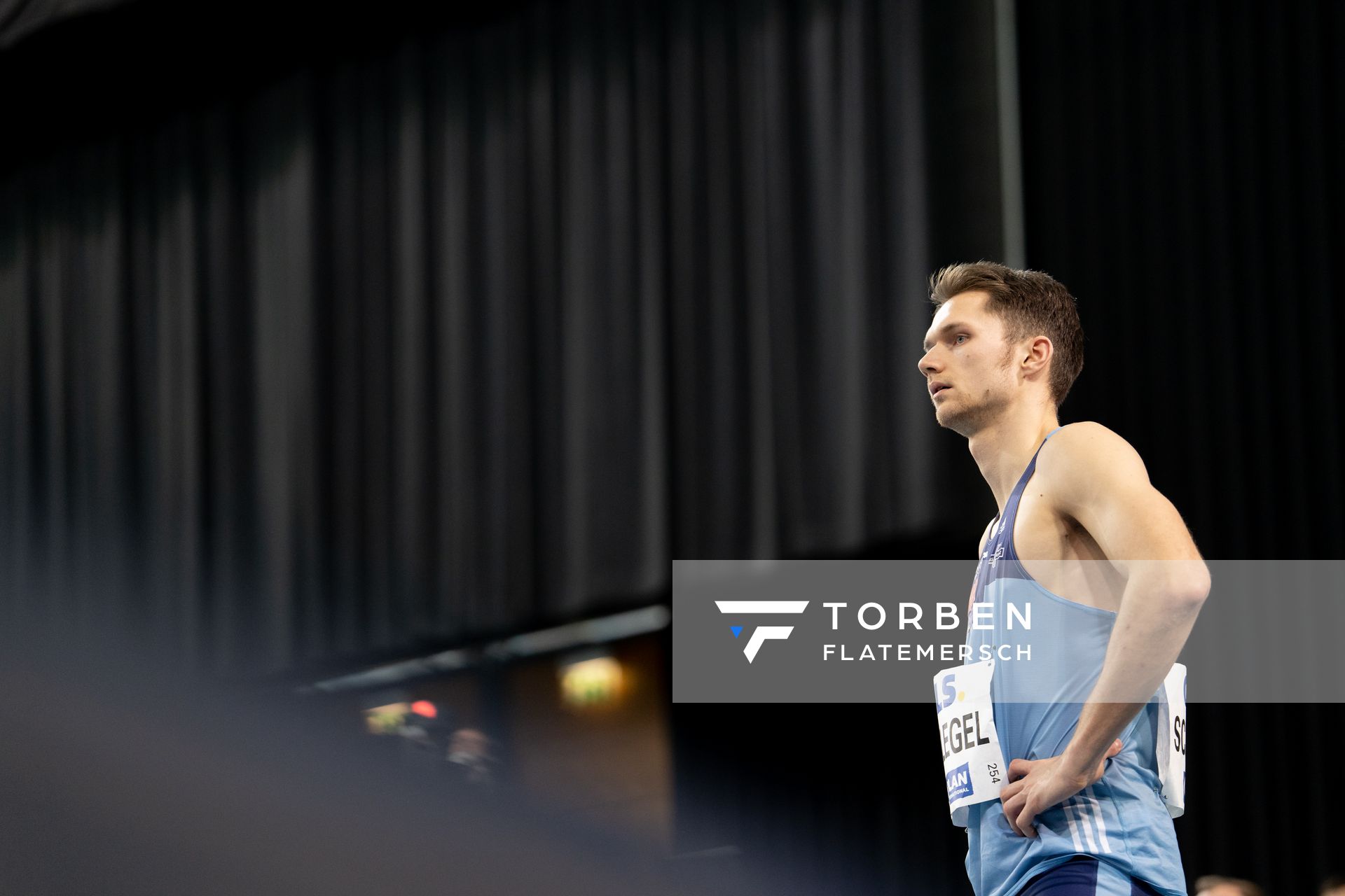 Marvin Schlegel (LAC Erdgas Chemnitz) im 400m Finale am 27.02.2022 waehrend der Deutschen Leichtathletik-Hallenmeisterschaften (Tag 2) in der Quarterback Immobilien Arena in Leipzig