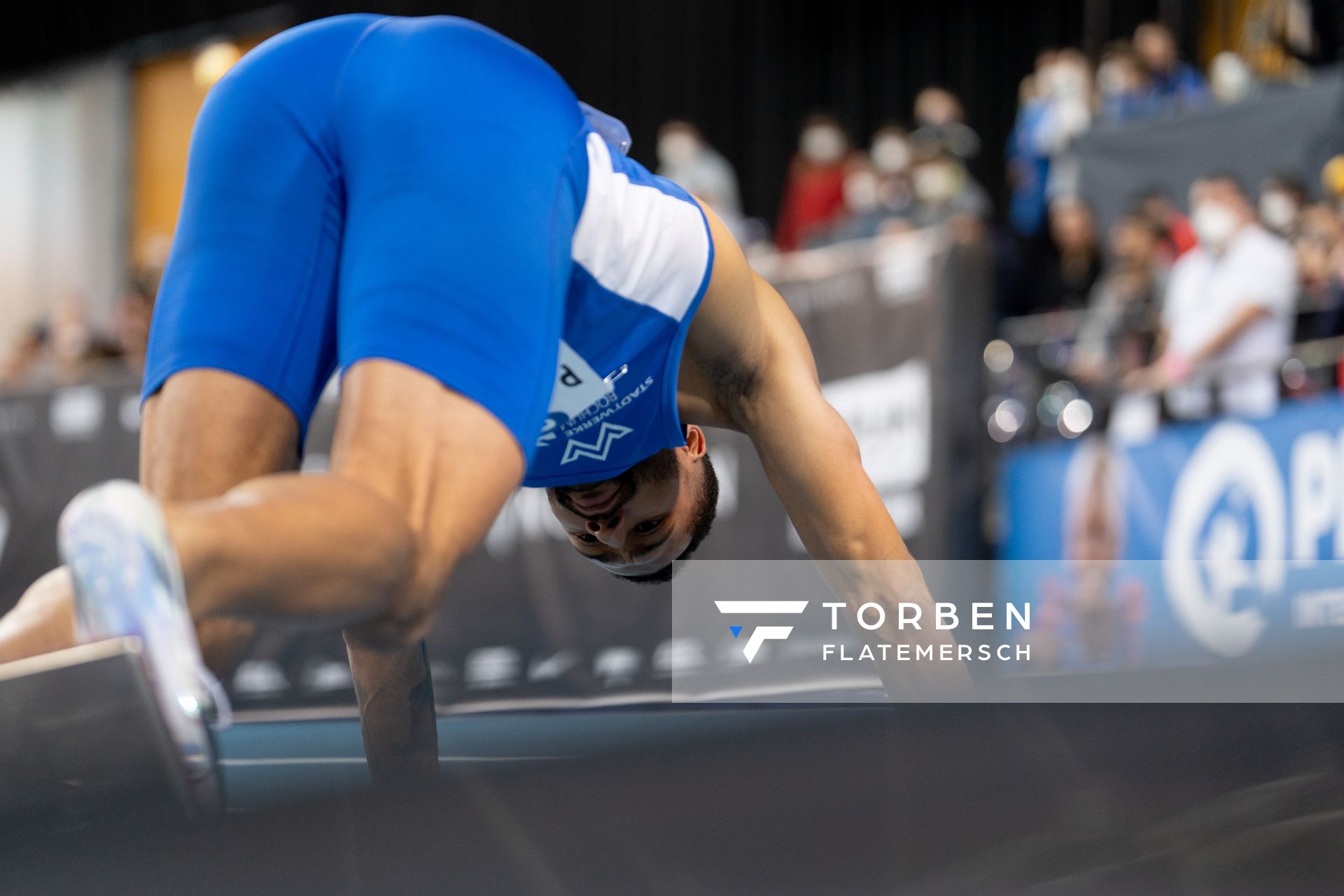 Patrick Schneider (TV Wattenscheid 01) im 400m Finale am 27.02.2022 waehrend der Deutschen Leichtathletik-Hallenmeisterschaften (Tag 2) in der Quarterback Immobilien Arena in Leipzig