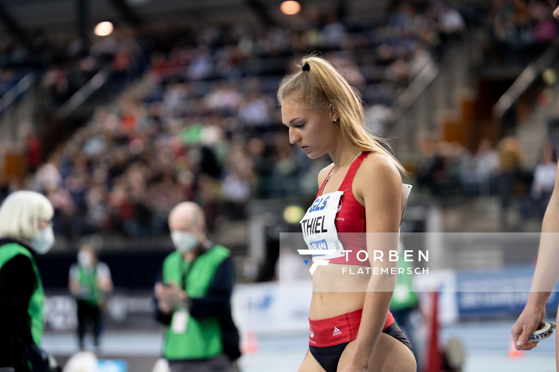 Luna Thiel (VfL Eintracht Hannover) im 400m Finale am 27.02.2022 waehrend der Deutschen Leichtathletik-Hallenmeisterschaften (Tag 2) in der Quarterback Immobilien Arena in Leipzig