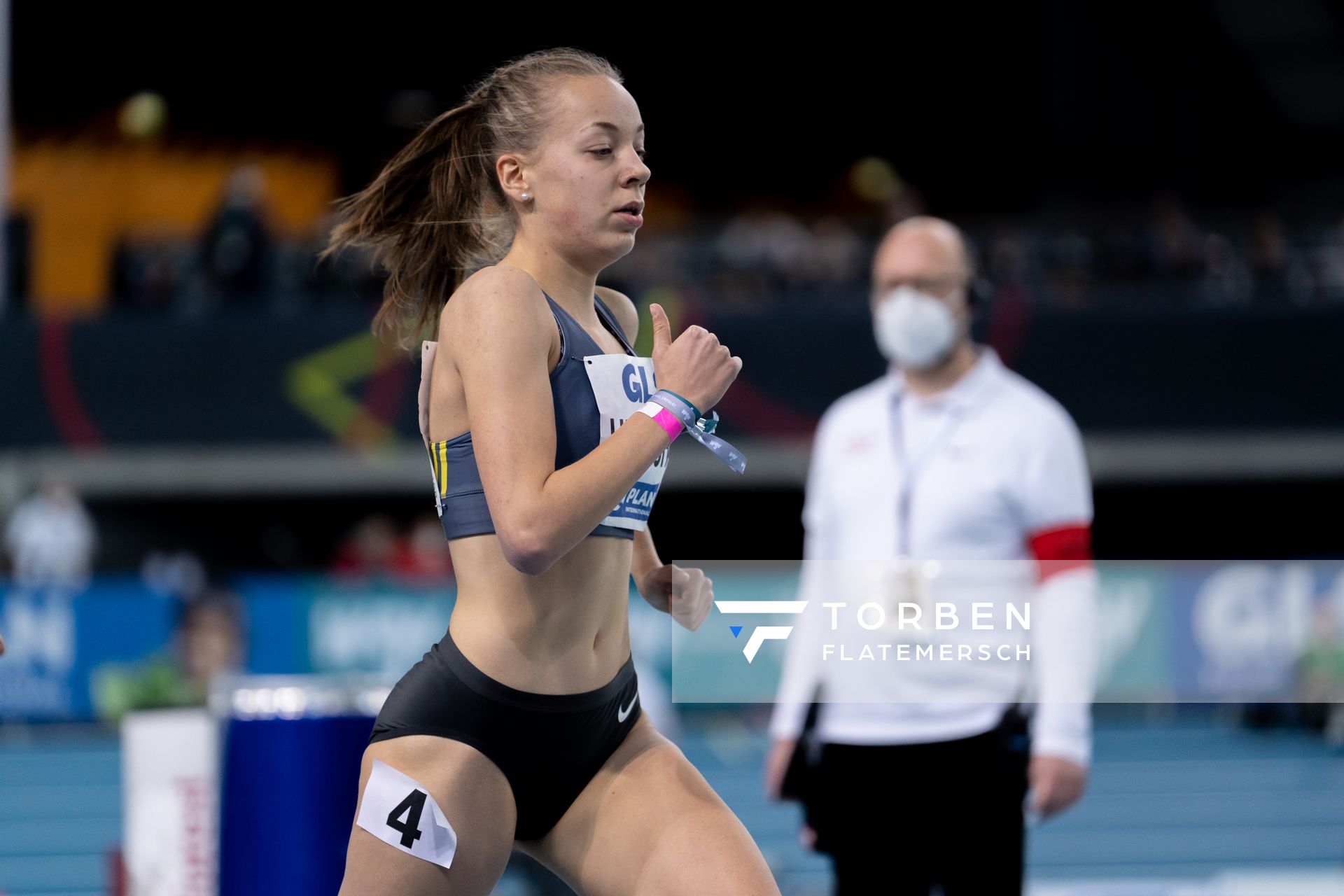 Carolin Hinrichs (VfL Loeningen) am 27.02.2022 waehrend der Deutschen Leichtathletik-Hallenmeisterschaften (Tag 2) in der Quarterback Immobilien Arena in Leipzig