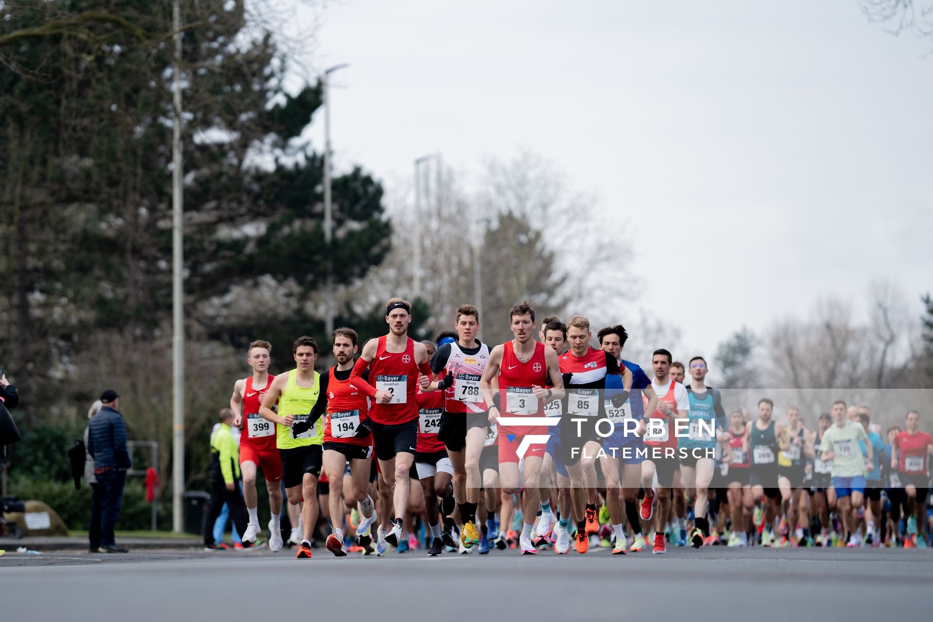 Start des 10km Elitelaufs am 06.03.2022 beim „Rund um das Bayer-Kreuz“ in Leverkusen