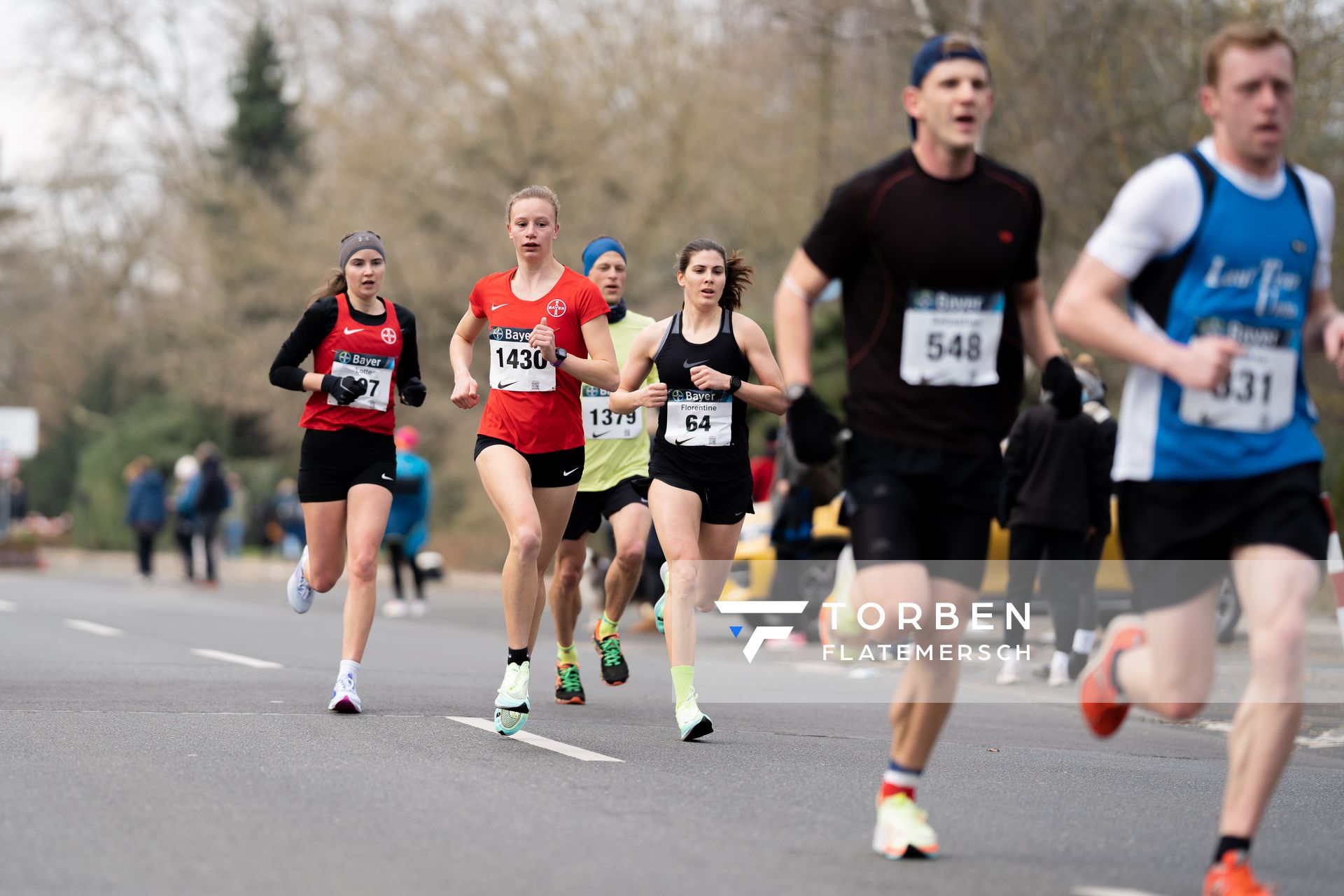 Lotte Meyberg (TSV Bayer 04 Leverkusen), Berit Scheid (TSV Bayer 04 Leverkusen), Florentine Exner (Triathlon Team Düsseldorf) am 06.03.2022 beim „Rund um das Bayer-Kreuz“ in Leverkusen