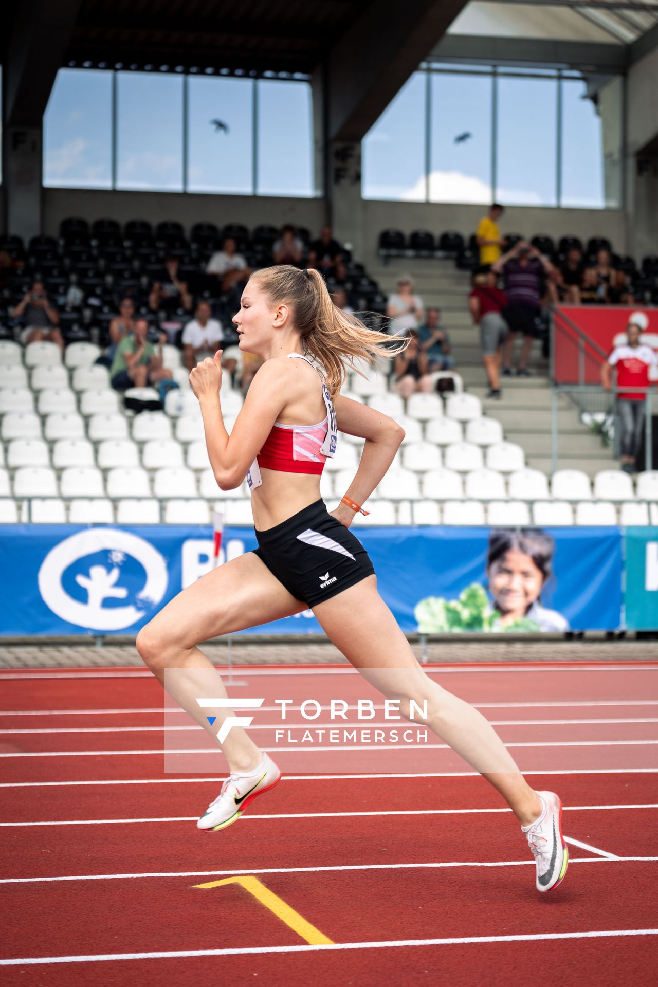 Sina Ehrhardt (LG Rhein-Wied) am 15.07.2022 waehrend den deutschen Leichtathletik-Jugendmeisterschaften 2022 in Ulm