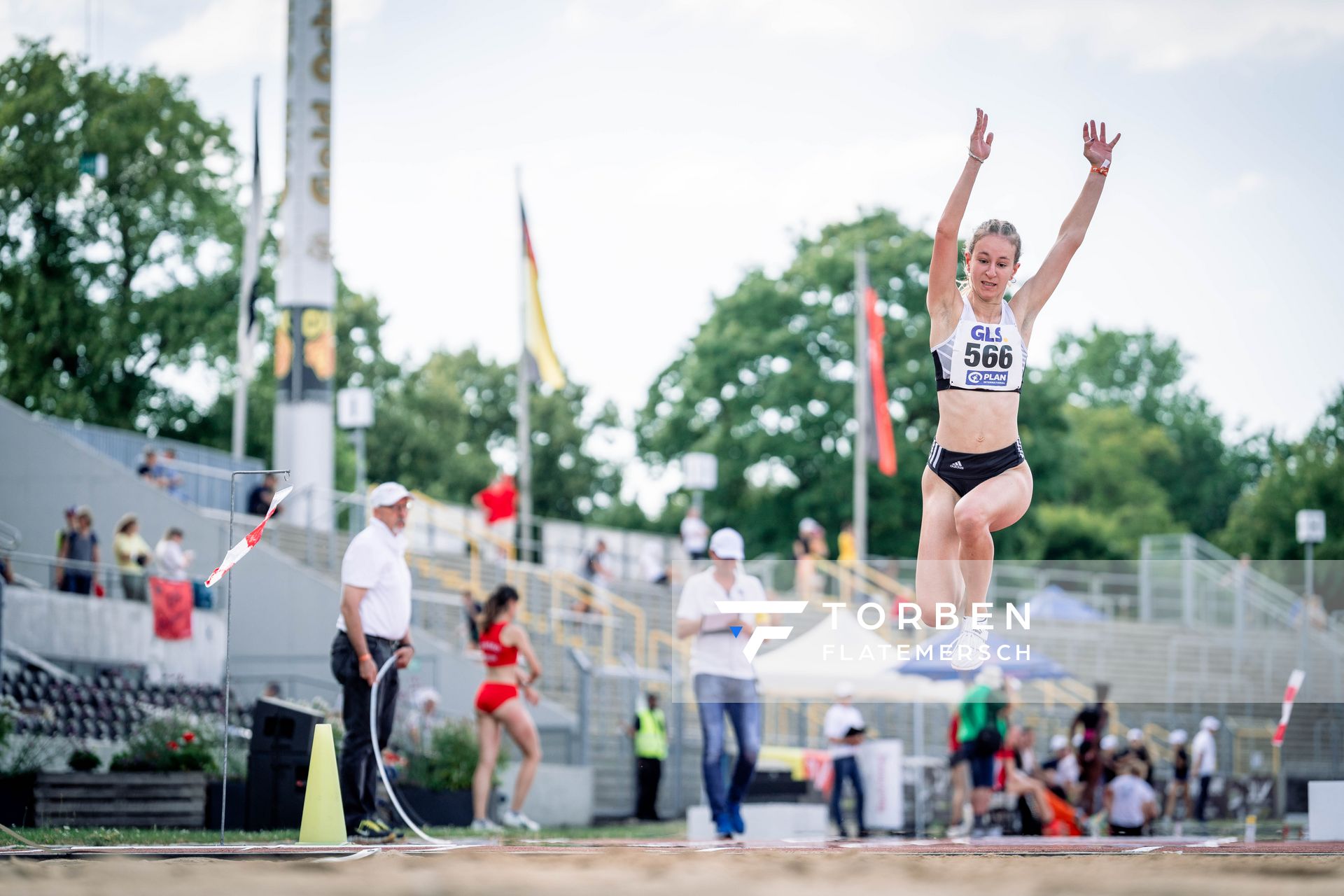 Emily Pischke (Hannover 96) im Dreisprung am 15.07.2022 waehrend den deutschen Leichtathletik-Jugendmeisterschaften 2022 in Ulm
