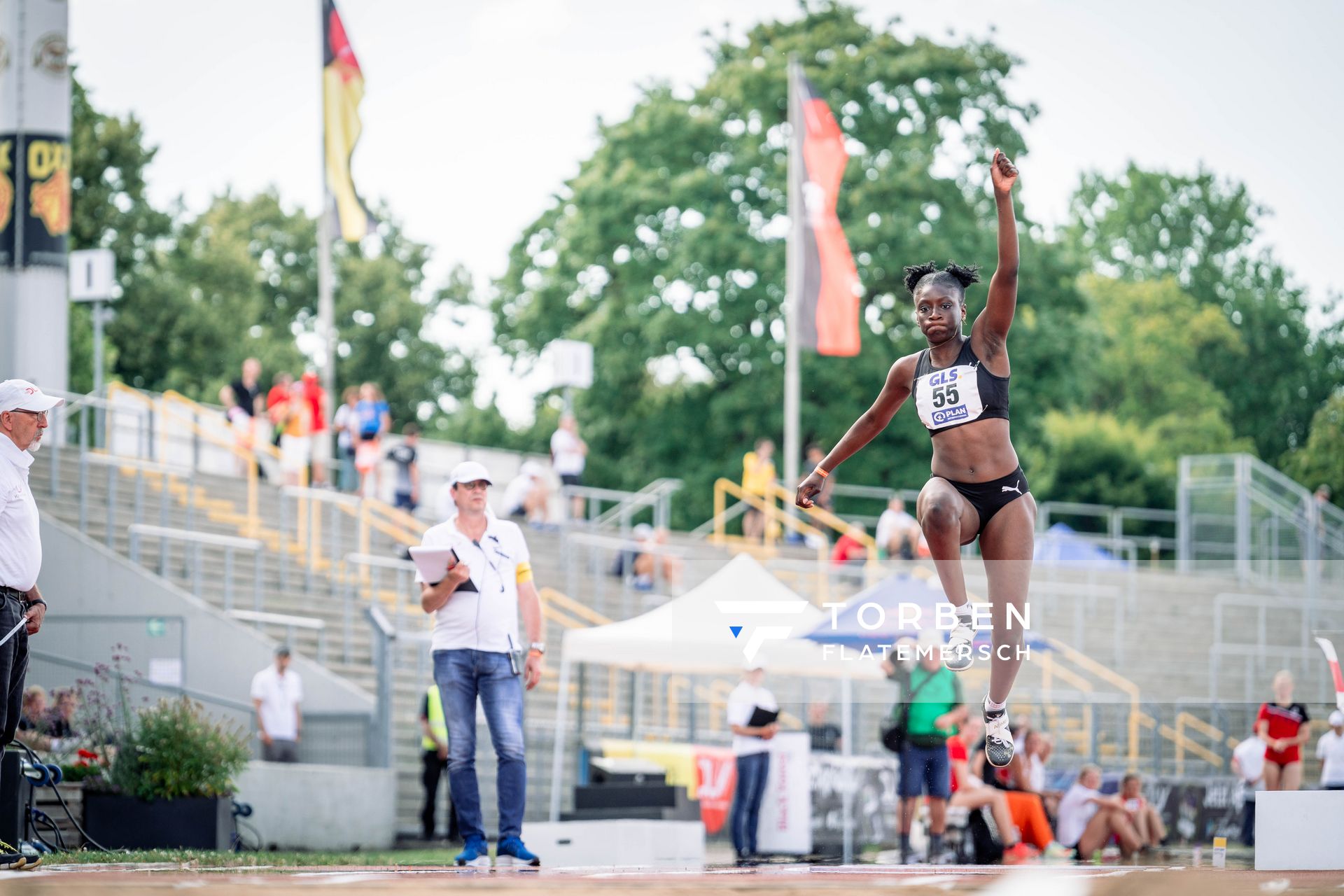 Fehintola Oladejo (MTG Mannheim) im Dreisprung am 15.07.2022 waehrend den deutschen Leichtathletik-Jugendmeisterschaften 2022 in Ulm