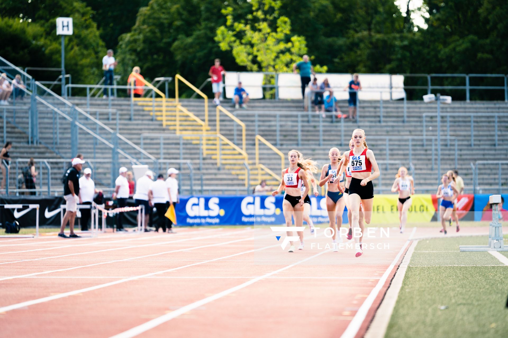 Nele Heymann (TuS Haren) im 1500m Vorlauf am 15.07.2022 waehrend den deutschen Leichtathletik-Jugendmeisterschaften 2022 in Ulm