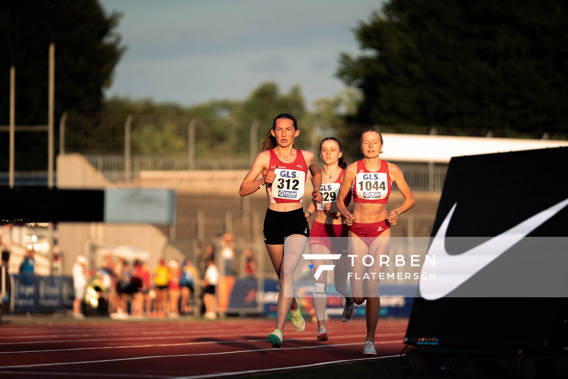 Johanna Weigl (StG Passau-Pfarrkirchen), Emma Herwig (SV 1899 Muehlhausen) am 15.07.2022 waehrend den deutschen Leichtathletik-Jugendmeisterschaften 2022 in Ulm