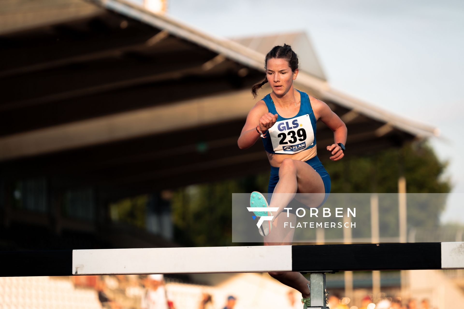 Lotta Giersdorff (TSV Jahn Freising) am 15.07.2022 waehrend den deutschen Leichtathletik-Jugendmeisterschaften 2022 in Ulm