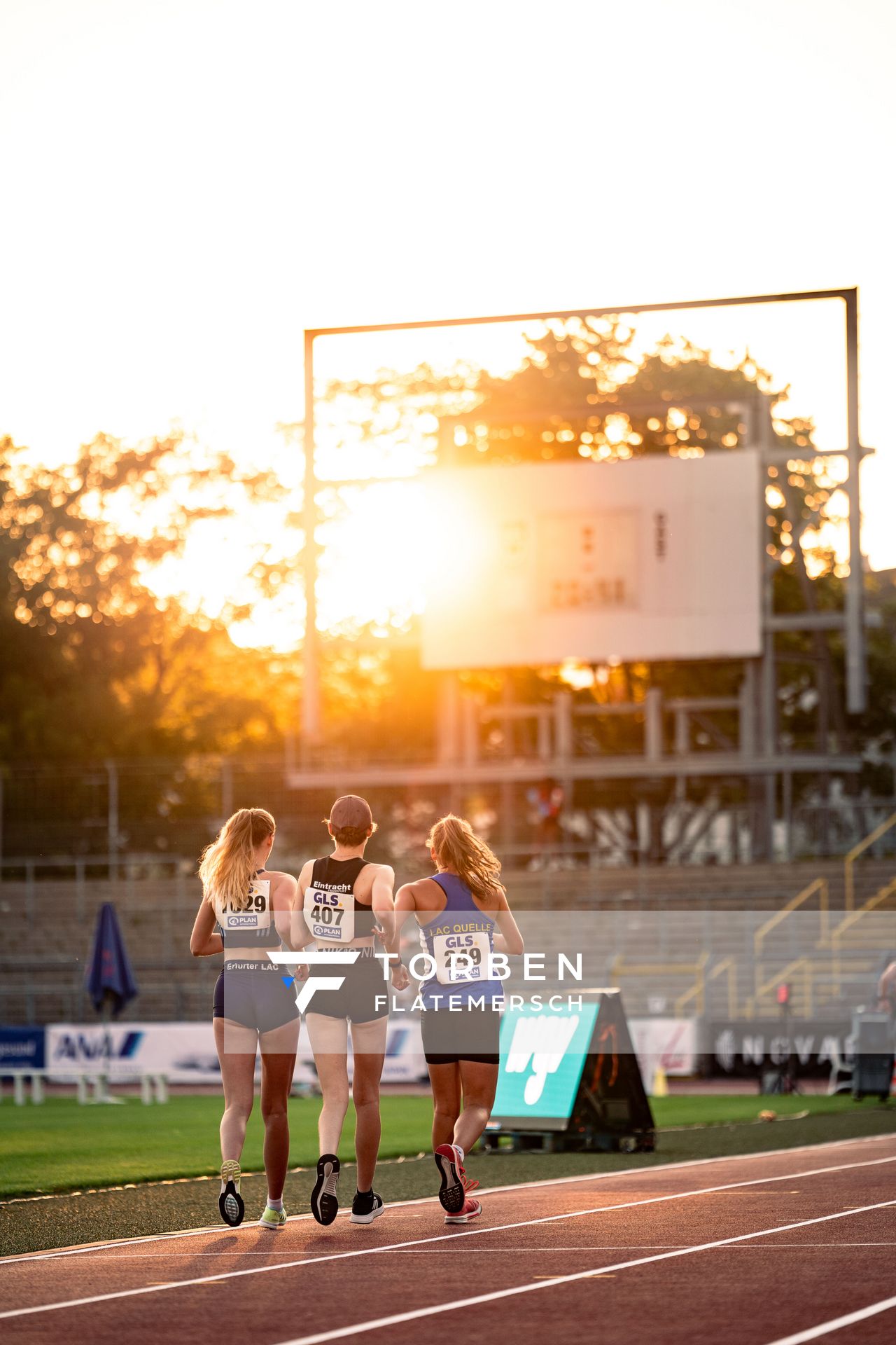 Frederick Weigel (SC Potsdam), Tabea Kiefer (Eintracht Frankfurt e.V.), Marie Krebelder (LAC Quelle Fuerth) am 15.07.2022 waehrend den deutschen Leichtathletik-Jugendmeisterschaften 2022 in Ulm