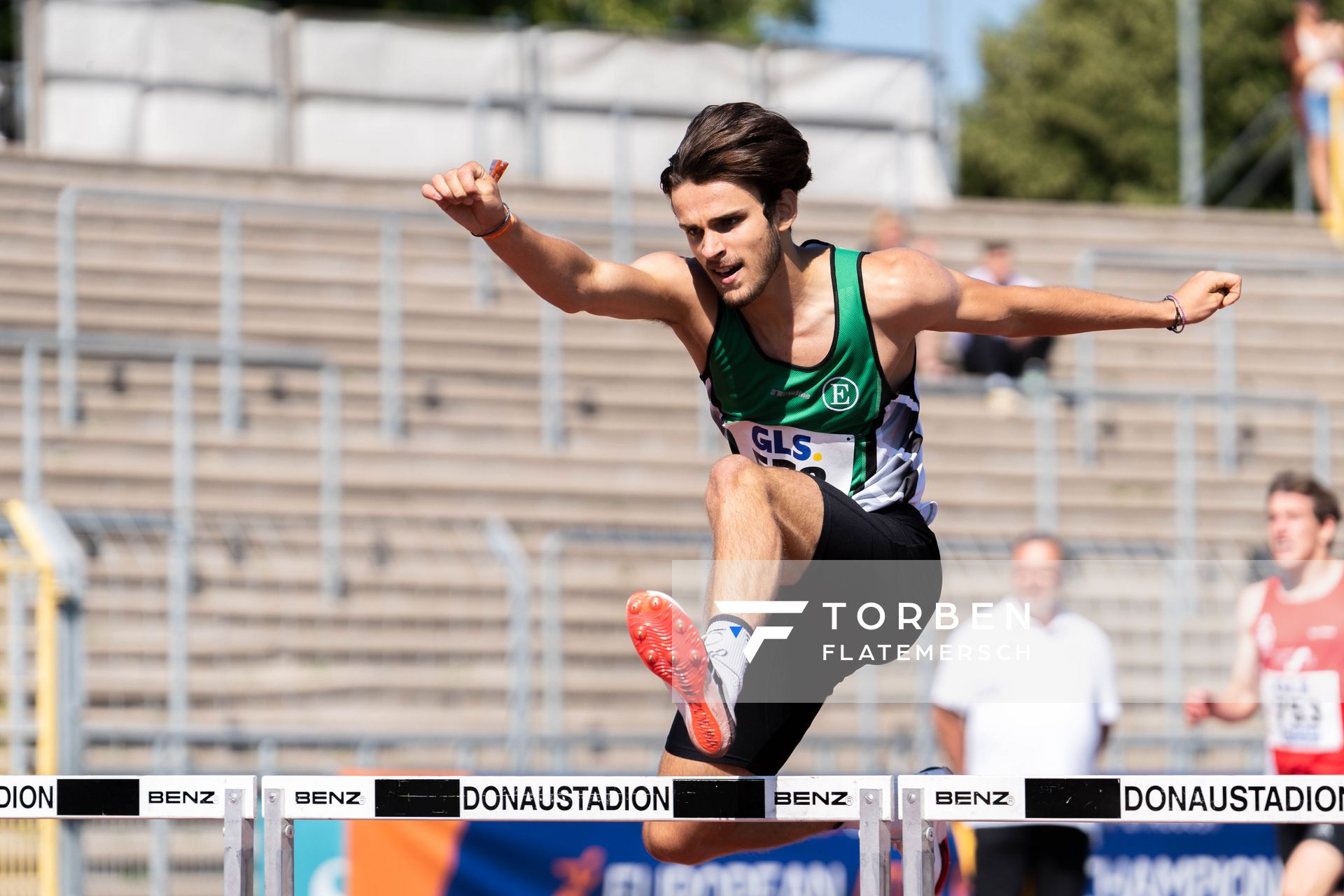 Niclas Jan Kaluza (Eintracht Hildesheim) ueber 400m Huerden im Vorlauf am 16.07.2022 waehrend den deutschen Leichtathletik-Jugendmeisterschaften 2022 in Ulm