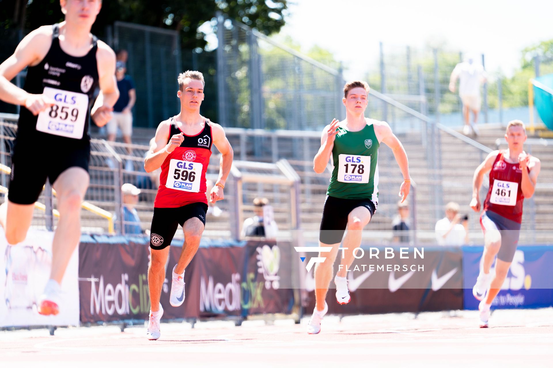 Florian Kroll (LG Osnabrueck) und Friedrich Rumpf (1.VfL FORTUNA Marzahn) im 400m Finale am 16.07.2022 waehrend den deutschen Leichtathletik-Jugendmeisterschaften 2022 in Ulm