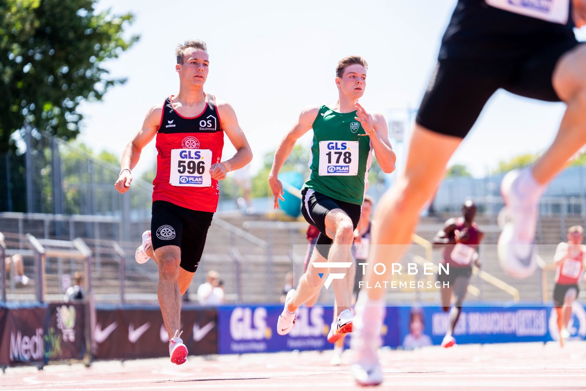 Florian Kroll (LG Osnabrueck) und Friedrich Rumpf (1.VfL FORTUNA Marzahn) im 400m Finale am 16.07.2022 waehrend den deutschen Leichtathletik-Jugendmeisterschaften 2022 in Ulm
