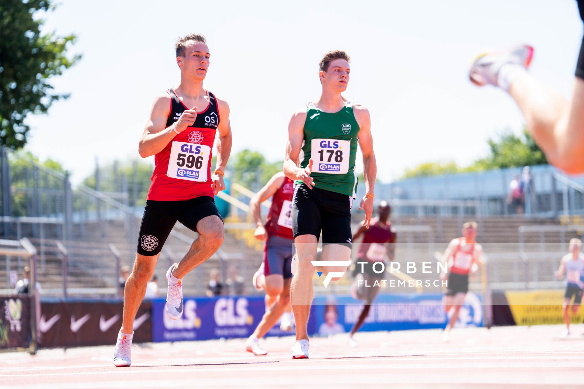 Florian Kroll (LG Osnabrueck) und Friedrich Rumpf (1.VfL FORTUNA Marzahn) im 400m Finale am 16.07.2022 waehrend den deutschen Leichtathletik-Jugendmeisterschaften 2022 in Ulm