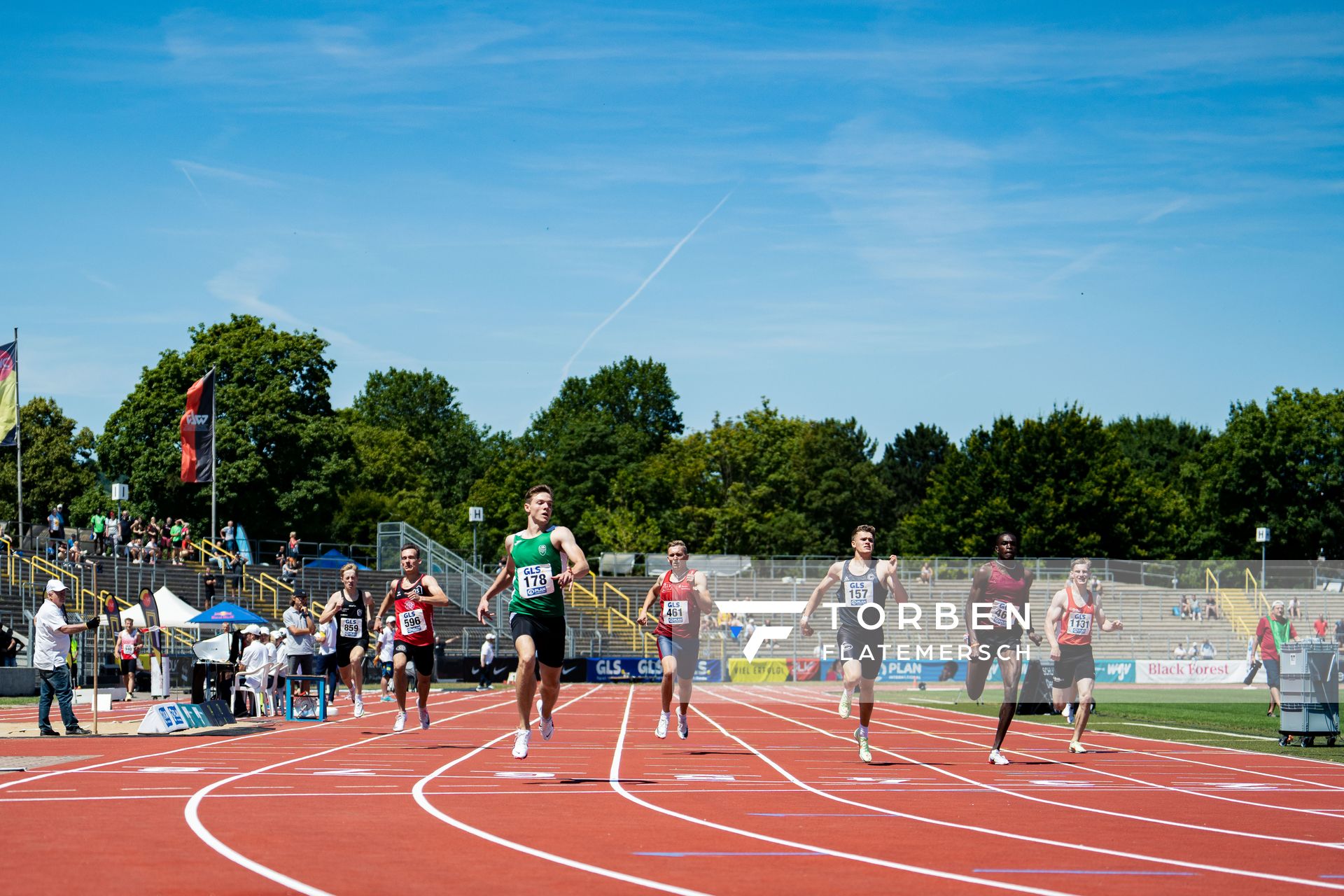 400m Finale U20 mit Louis Fuchs (SC DHfK Leipzig e.V.), Florian Kroll (LG Osnabrueck), Friedrich Rumpf (1.VfL FORTUNA Marzahn), Finn Kohlenbach (Koenigsteiner LV), Lukas Krappe (SCC Berlin), Okai Charles (Koenigsteiner LV), Bastian Sundermann (LG Brillux Muenster), Sven Mueller (MTV Kronberg Leichtathletik) am 16.07.2022 waehrend den deutschen Leichtathletik-Jugendmeisterschaften 2022 in Ulm