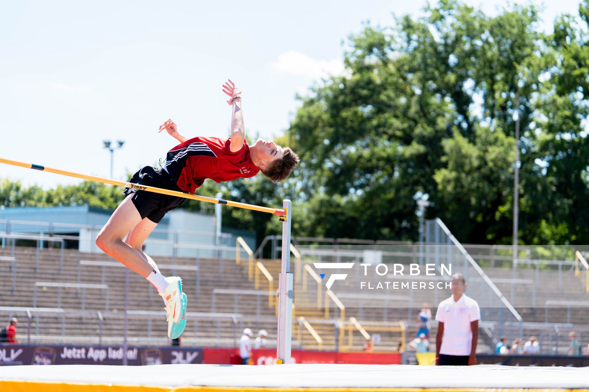 Niklas von Zitzewitz (VfL Eintracht Hannover) im Hochsprung am 16.07.2022 waehrend den deutschen Leichtathletik-Jugendmeisterschaften 2022 in Ulm