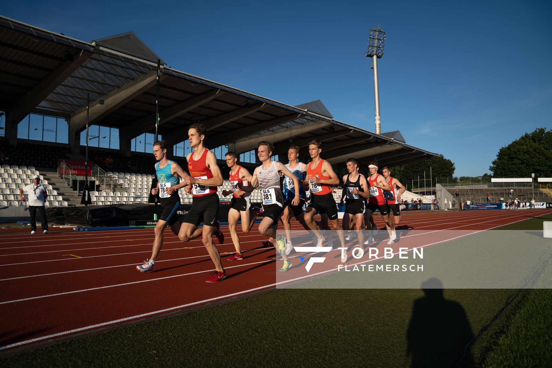 Simon Trampusch (TuS Framersheim), Tim Kalies (Braunschweiger Laufclub), Nick Froelich (KSV Baunatal), Jonas Kulgemeyer (OTB Osnabrueck), Rodion Beimler (LC Cottbus), Fabio Heitboehmer (LG Olympia Dortmund), Silas Zahlten (LG Brillux Muenster) am 16.07.2022 waehrend den deutschen Leichtathletik-Jugendmeisterschaften 2022 in Ulm