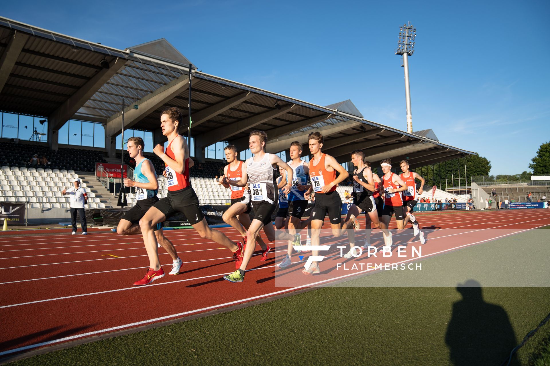 Simon Trampusch (TuS Framersheim), Tim Kalies (Braunschweiger Laufclub), Nick Froelich (KSV Baunatal), Jonas Kulgemeyer (OTB Osnabrueck), Rodion Beimler (LC Cottbus), Fabio Heitboehmer (LG Olympia Dortmund), Silas Zahlten (LG Brillux Muenster) am 16.07.2022 waehrend den deutschen Leichtathletik-Jugendmeisterschaften 2022 in Ulm