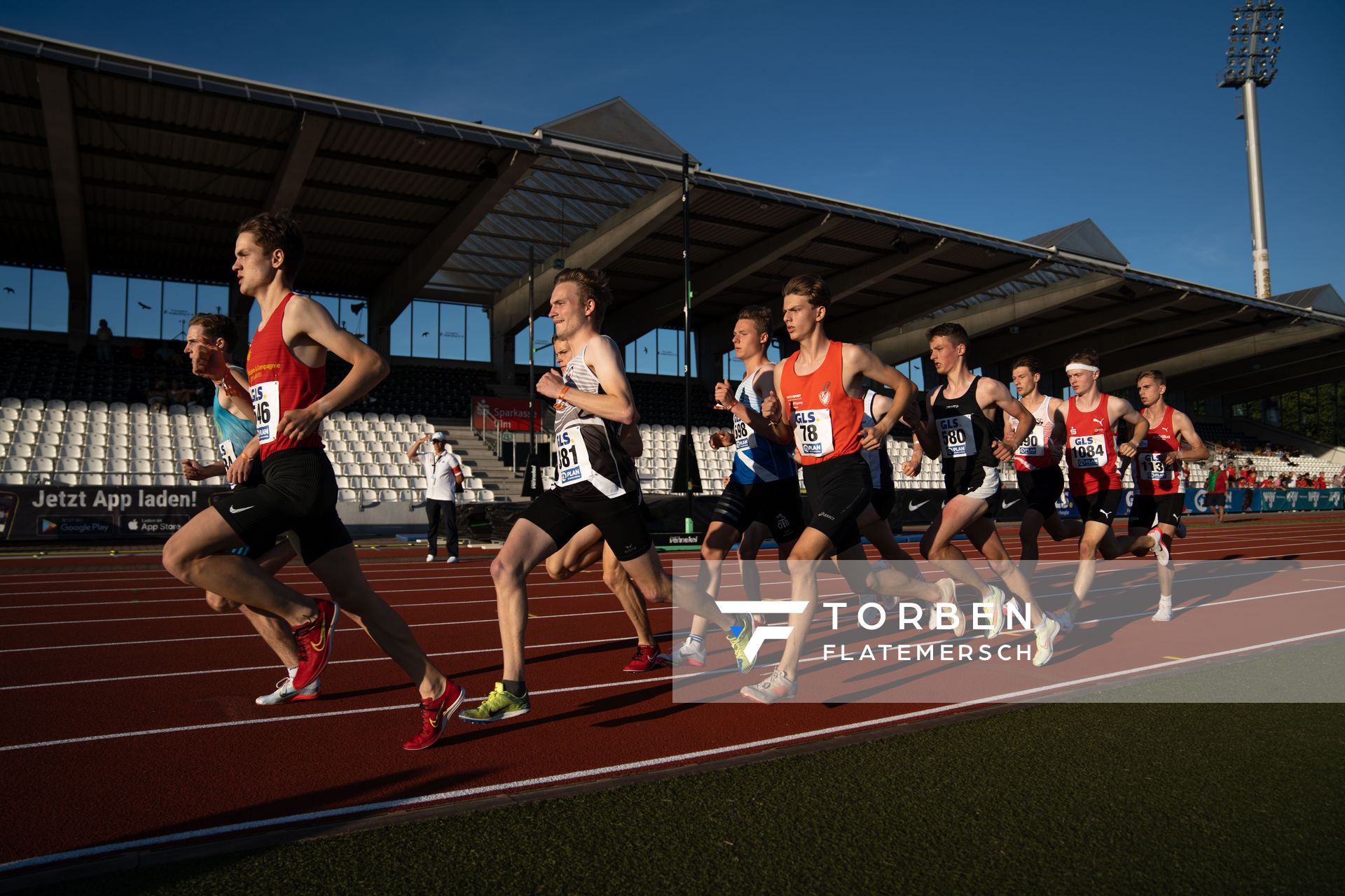 Simon Trampusch (TuS Framersheim), Tim Kalies (Braunschweiger Laufclub), Nick Froelich (KSV Baunatal), Jonas Kulgemeyer (OTB Osnabrueck), Rodion Beimler (LC Cottbus), Fabio Heitboehmer (LG Olympia Dortmund), Silas Zahlten (LG Brillux Muenster) am 16.07.2022 waehrend den deutschen Leichtathletik-Jugendmeisterschaften 2022 in Ulm