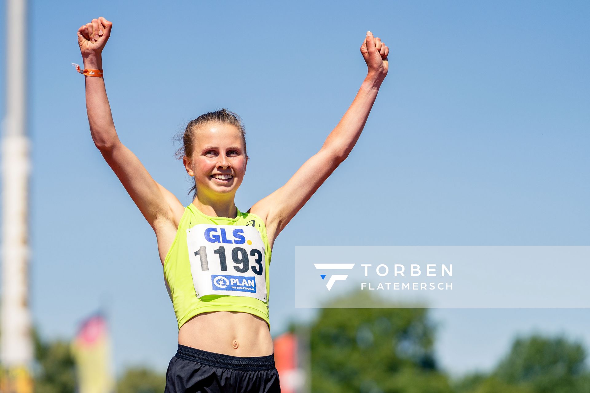 Kira Weis (KSG Gerlingen) gewinnt ueber 3000m am 17.07.2022 waehrend den deutschen Leichtathletik-Jugendmeisterschaften 2022 in Ulm