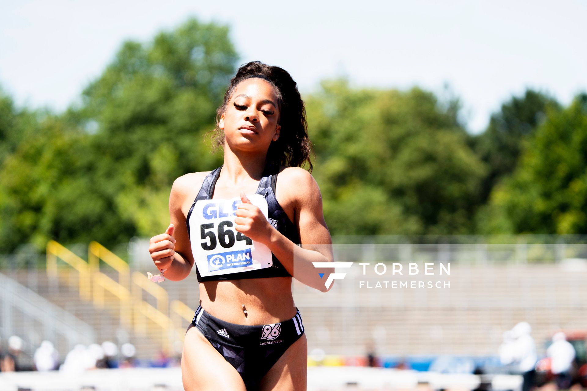 Naomi Krebs (Hannover 96) am 17.07.2022 waehrend den deutschen Leichtathletik-Jugendmeisterschaften 2022 in Ulm