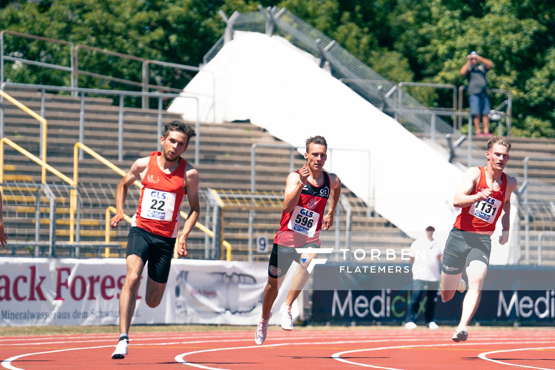 Heiko Gussmann (LG Region Karlsruhe), Florian Kroll (LG Osnabrueck), Bastian Sundermann (LG Brillux Muenster), Jan Eric Frehe (DJK Arminia Ibbenbueren) am 17.07.2022 waehrend den deutschen Leichtathletik-Jugendmeisterschaften 2022 in Ulm