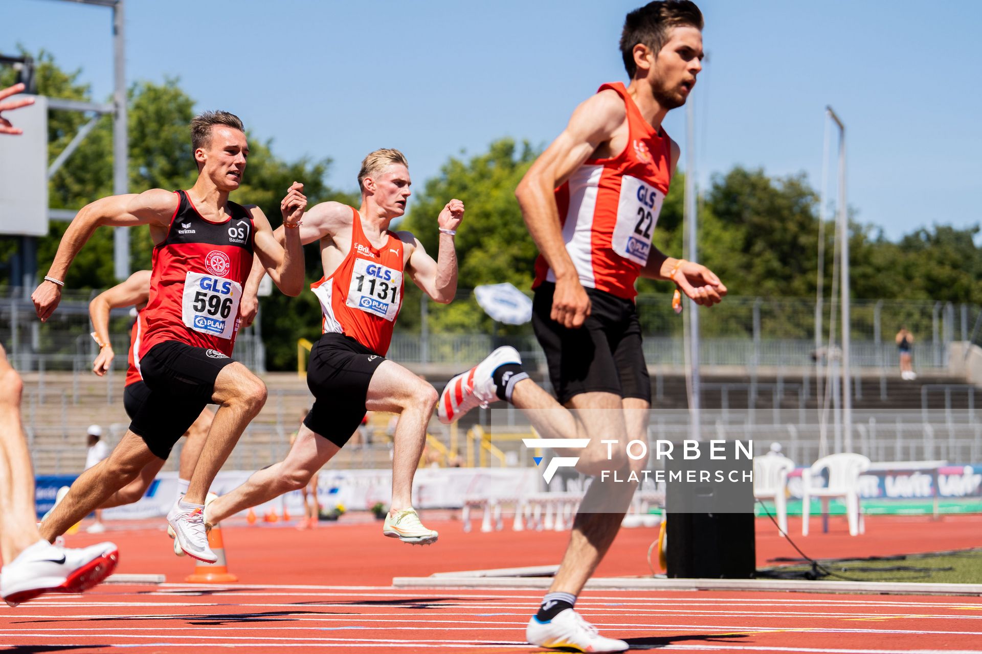 Heiko Gussmann (LG Region Karlsruhe), Florian Kroll (LG Osnabrueck), Bastian Sundermann (LG Brillux Muenster) am 17.07.2022 waehrend den deutschen Leichtathletik-Jugendmeisterschaften 2022 in Ulm