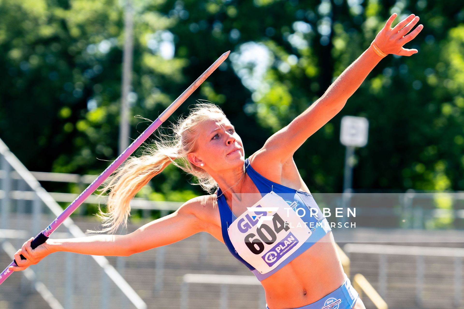 Veronique Quednau (Rukeli Trollmann e. V.) beim Speerwurf am 17.07.2022 waehrend den deutschen Leichtathletik-Jugendmeisterschaften 2022 in Ulm