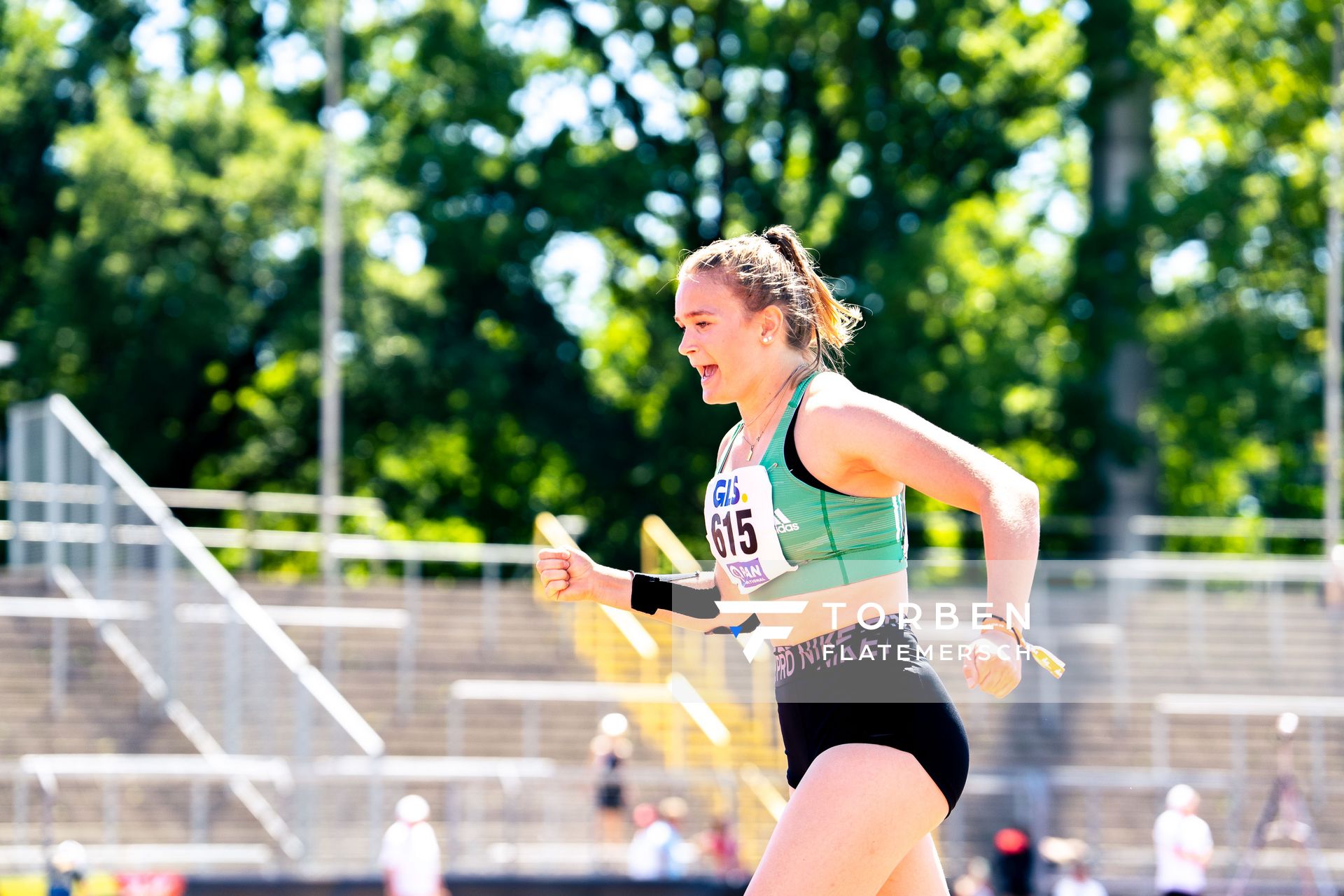 Christina Lahrs (TSV Wehdel) beim Speerwurf am 17.07.2022 waehrend den deutschen Leichtathletik-Jugendmeisterschaften 2022 in Ulm