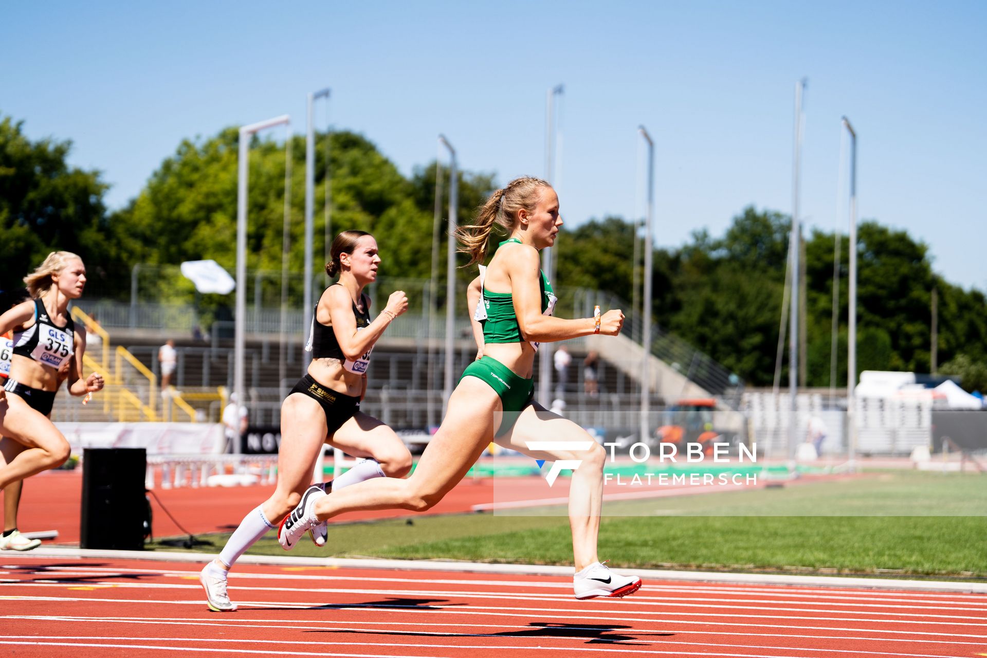 Nele Jaworski (VfL Wolfsburg) ueber 200m am 17.07.2022 waehrend den deutschen Leichtathletik-Jugendmeisterschaften 2022 in Ulm