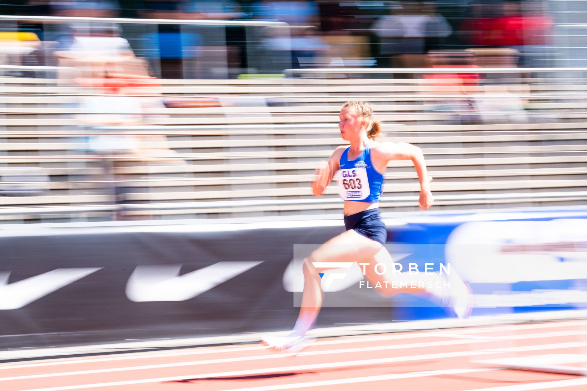 Emmy Lisanne Steinbrecher (Rukeli Trollmann e. V.) im 400m Huerden Finale am 17.07.2022 waehrend den deutschen Leichtathletik-Jugendmeisterschaften 2022 in Ulm