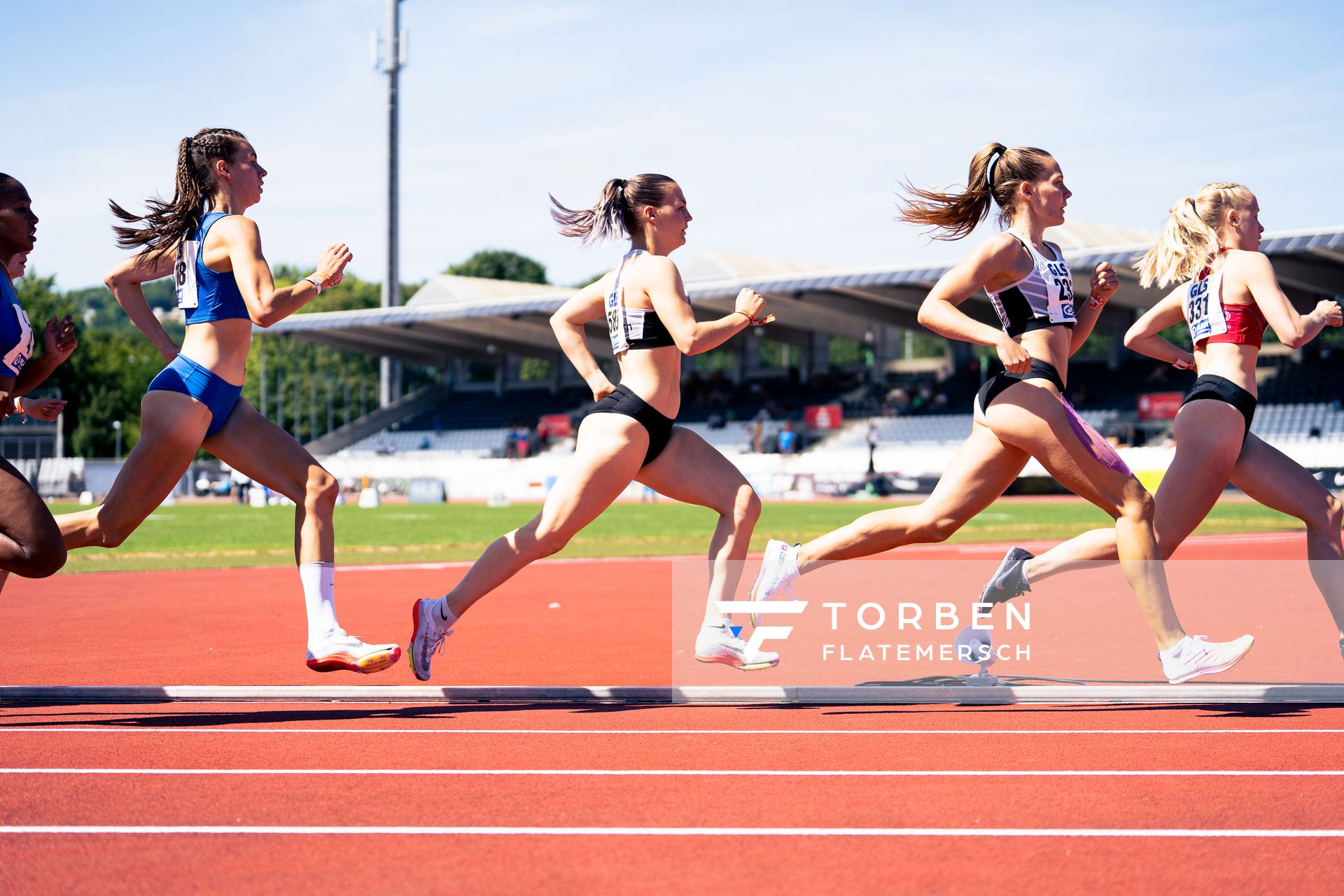 Rieke Emmrich (LC Nordhorn) im 800m Finale am 17.07.2022 waehrend den deutschen Leichtathletik-Jugendmeisterschaften 2022 in Ulm