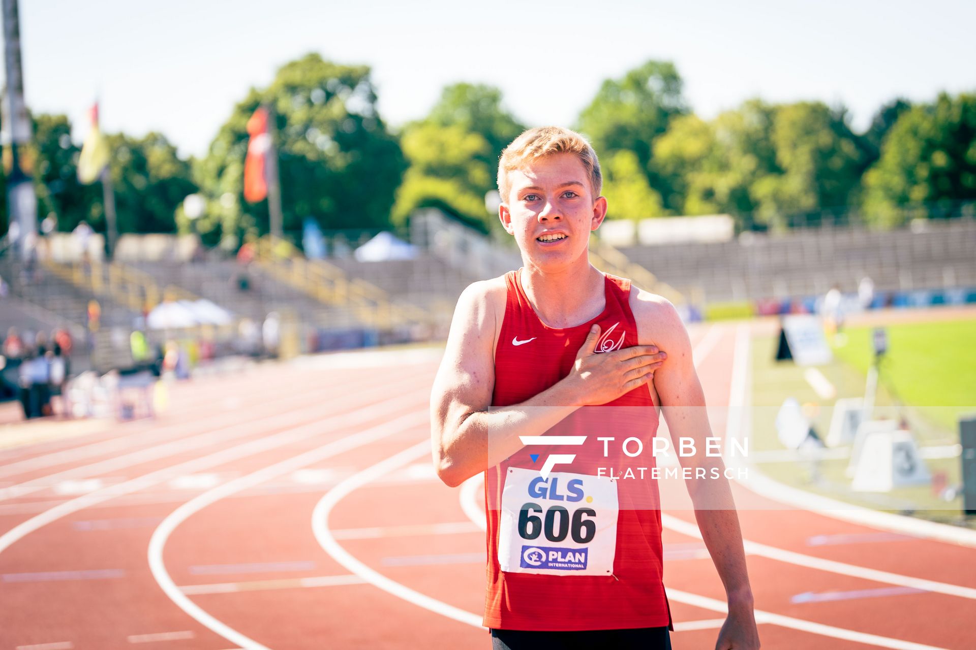 Thorben Finke (SV Sigiltra Soegel) nach dem 200m Finale am 17.07.2022 waehrend den deutschen Leichtathletik-Jugendmeisterschaften 2022 in Ulm