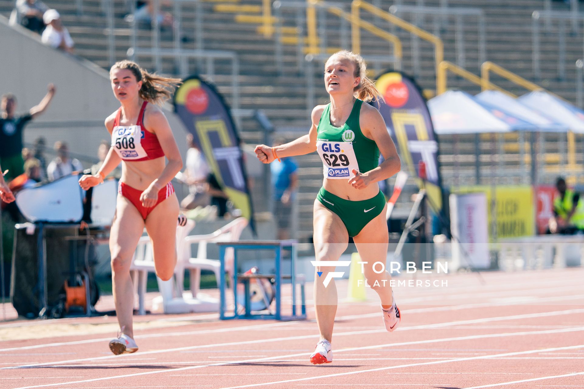 Nele Jaworski (VfL Wolfsburg) im 200m Finale am 17.07.2022 waehrend den deutschen Leichtathletik-Jugendmeisterschaften 2022 in Ulm