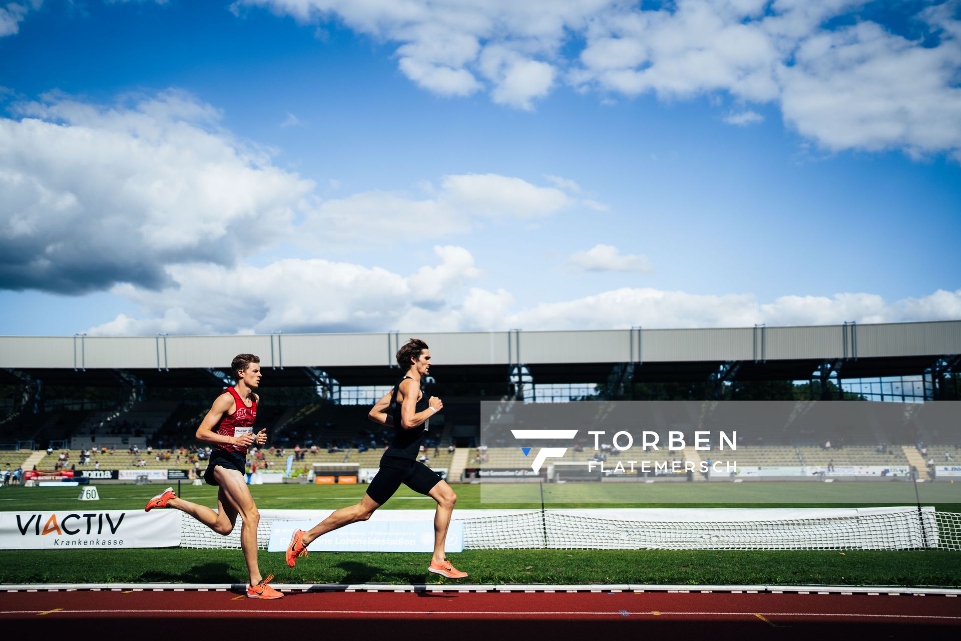 Samuel Blake (Eintracht Frankfurt e.V.) vor Sven Wagner (Koenigsteiner LV) ueber 3000m am 06.08.2022 beim Lohrheide-Meeting im Lohrheidestadion in Bochum-Wattenscheid