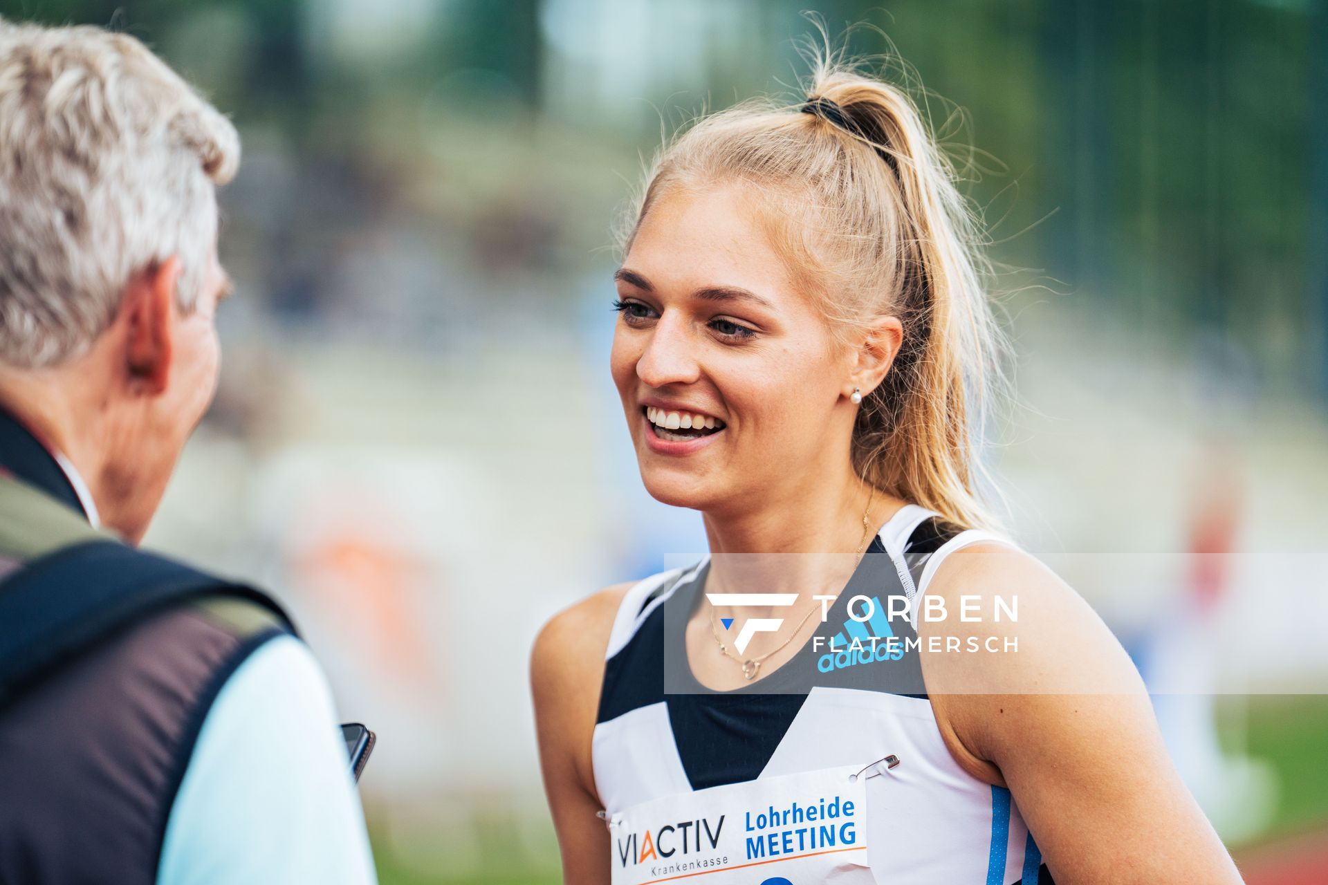 Luna Thiel (VfL Eintracht Hannover) nach dem 400m Lauf am 06.08.2022 beim Lohrheide-Meeting im Lohrheidestadion in Bochum-Wattenscheid