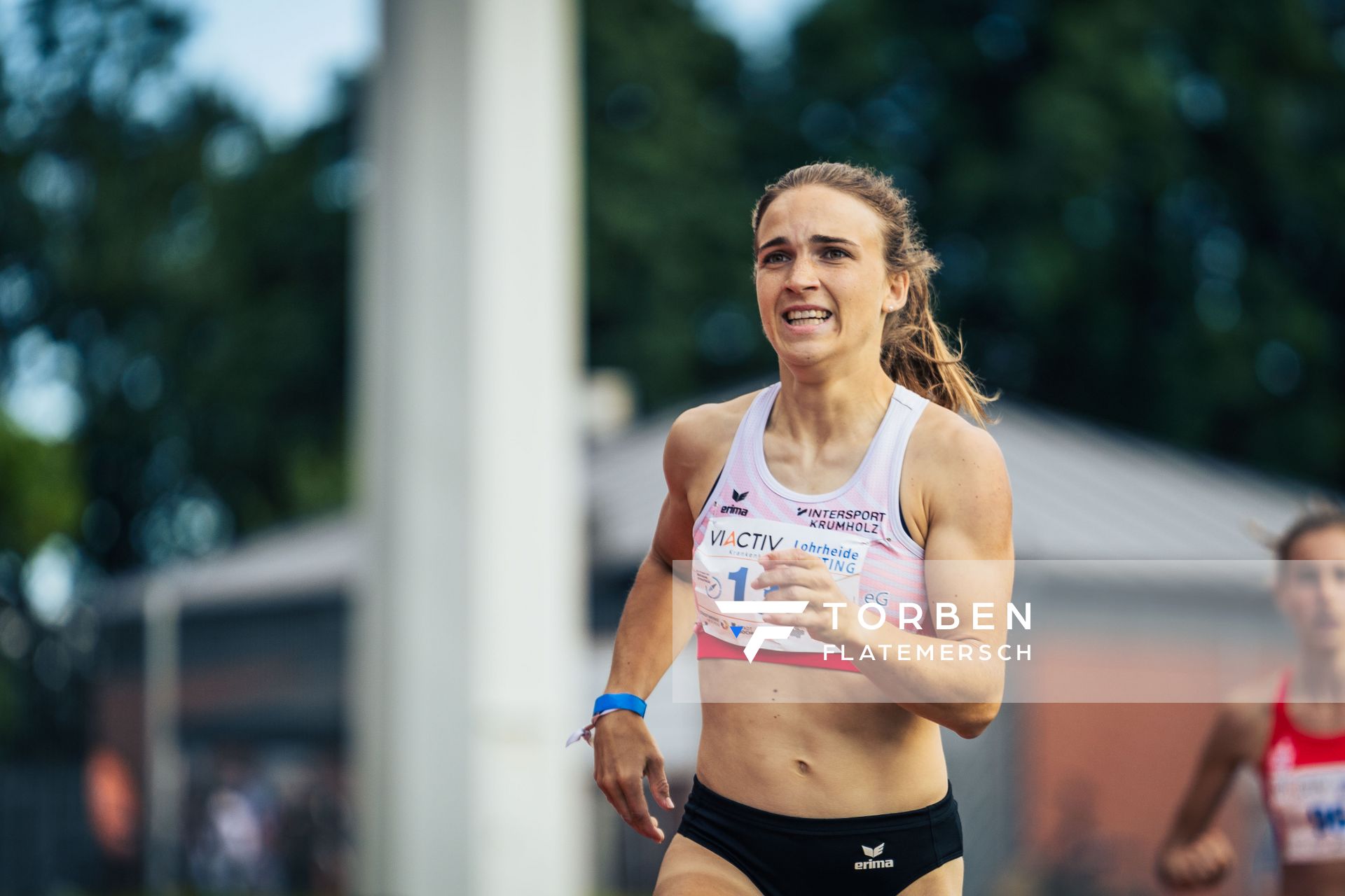 Lucia Sturm (TSV Moselfeuer Lehmen) ueber 800m am 06.08.2022 beim Lohrheide-Meeting im Lohrheidestadion in Bochum-Wattenscheid