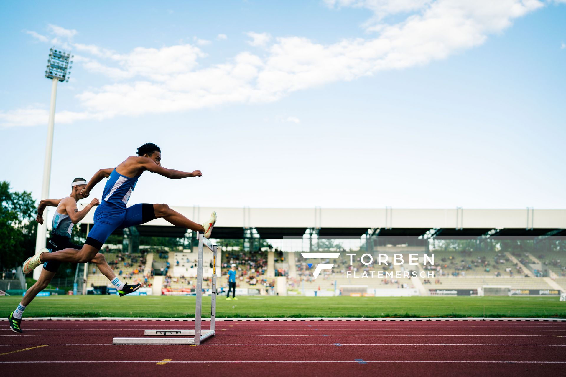 Jordan Gordon (OTB Osnabrueck) ueber 400m Huerden am 06.08.2022 beim Lohrheide-Meeting im Lohrheidestadion in Bochum-Wattenscheid