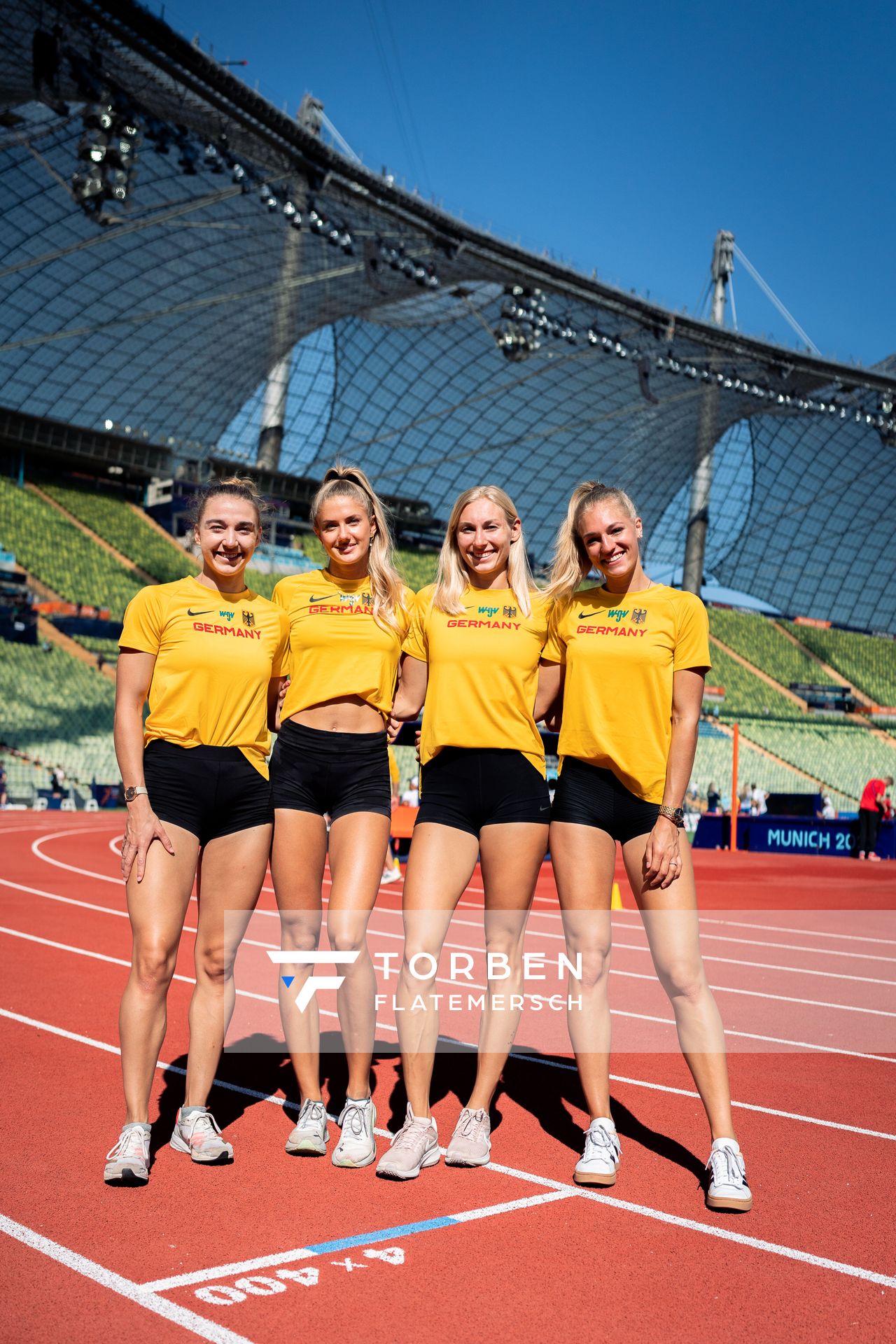 Training mit Mona Mayer (GER), Alica Schmidt (GER), Elisa Lechleitner (GER) und Luna Thiel (GER) am 14.08.2022 bei den Leichtathletik-Europameisterschaften im Olympiapark in Muenchen