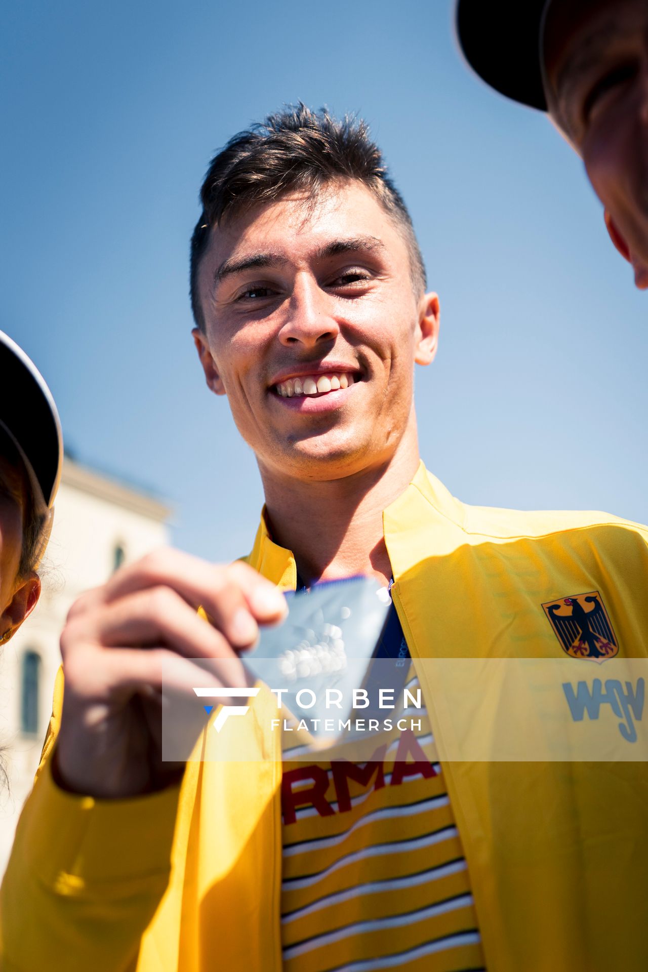 Johannes Motschmann (GER) mit der Silber-Medaille; Marathon am 15.08.2022 bei den Leichtathletik-Europameisterschaften in Muenchen