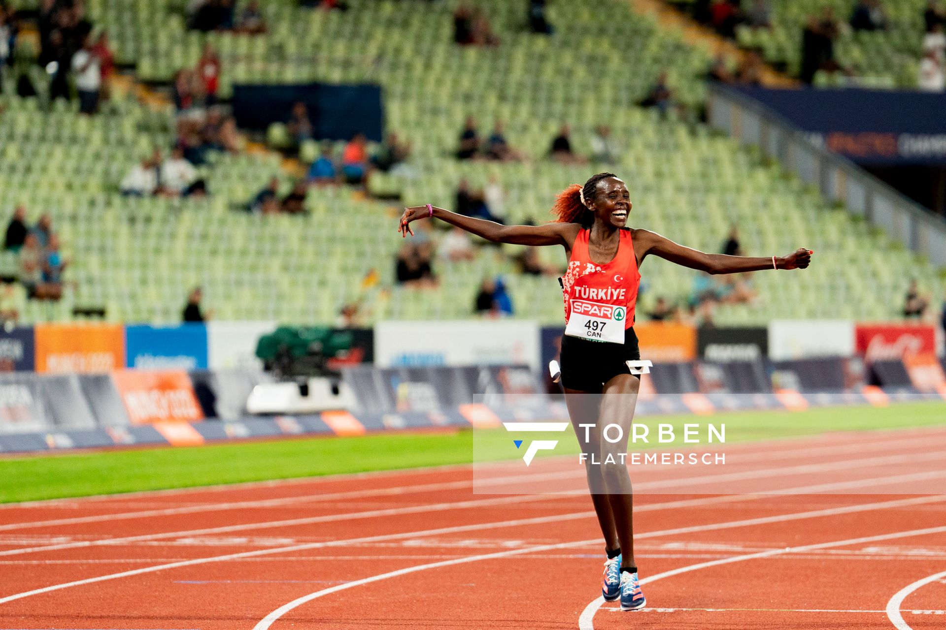 Yasemin Can (TUR) ueber 10000m am 15.08.2022 bei den Leichtathletik-Europameisterschaften in Muenchen