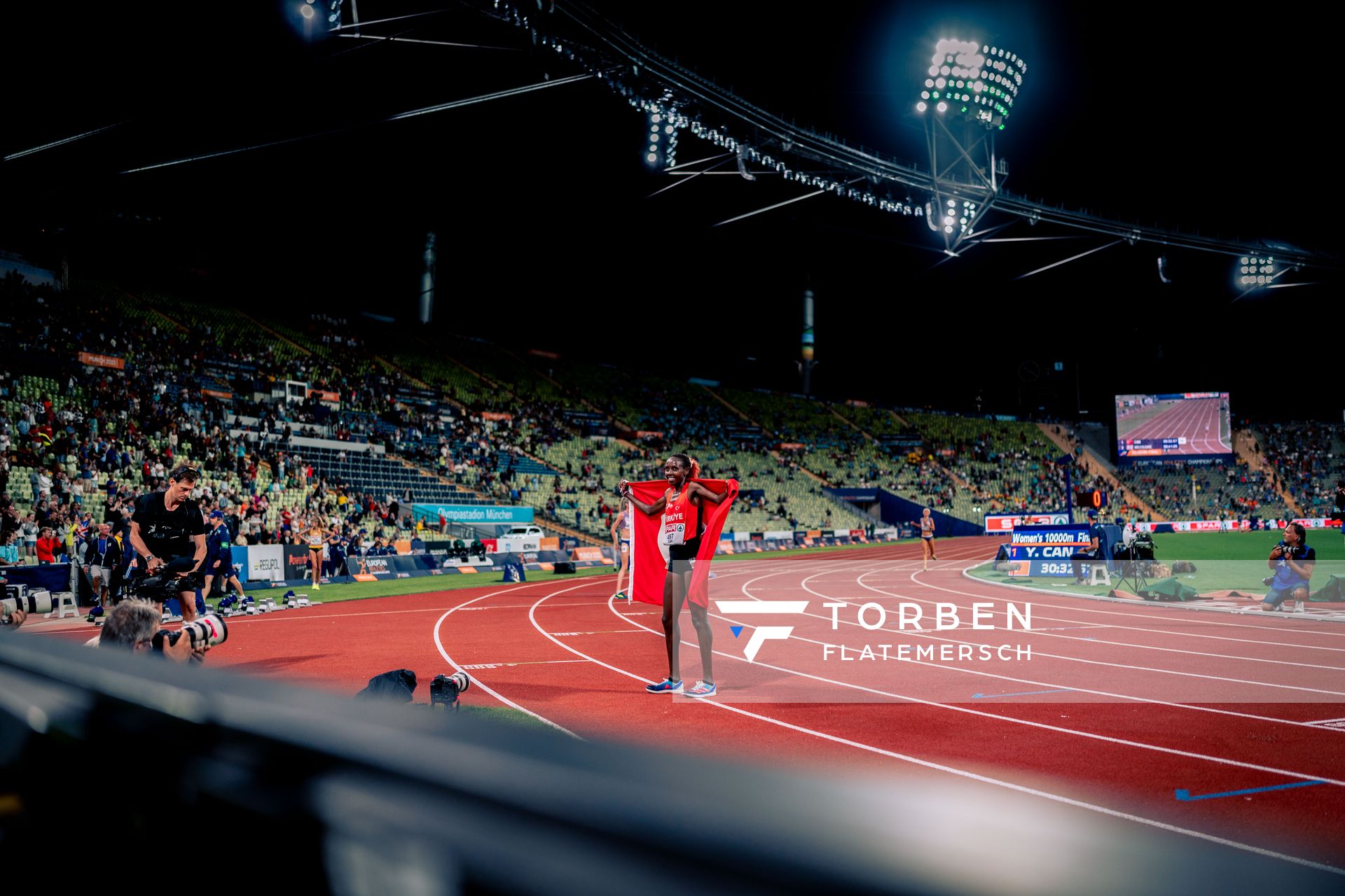 Yasemin Can (TUR) gewinnt die 10000m der Frauen am 15.08.2022 bei den Leichtathletik-Europameisterschaften in Muenchen