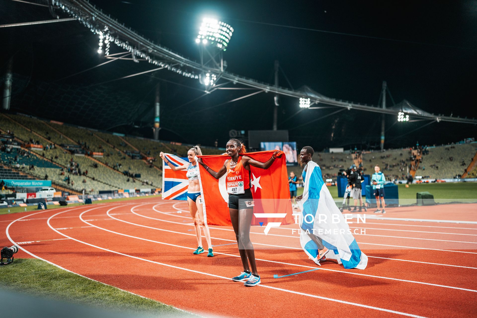 Yasemin Can (TUR), Eilish Mccolgan (GBR), Lonah Chemtai Salpeter (ISR) am 15.08.2022 bei den Leichtathletik-Europameisterschaften in Muenchen