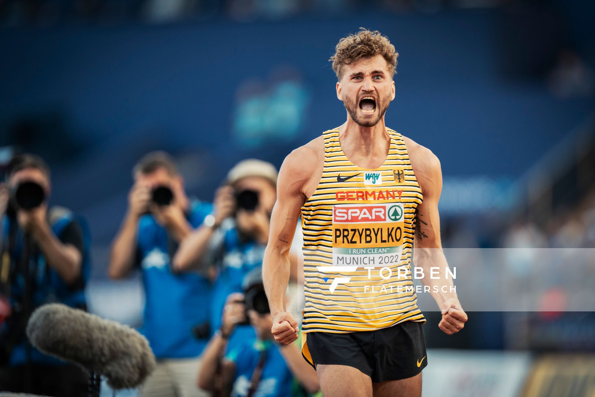 Mateusz Przybylko (GER) im Hochsprung am 16.08.2022 bei den Leichtathletik-Europameisterschaften in Muenchen
