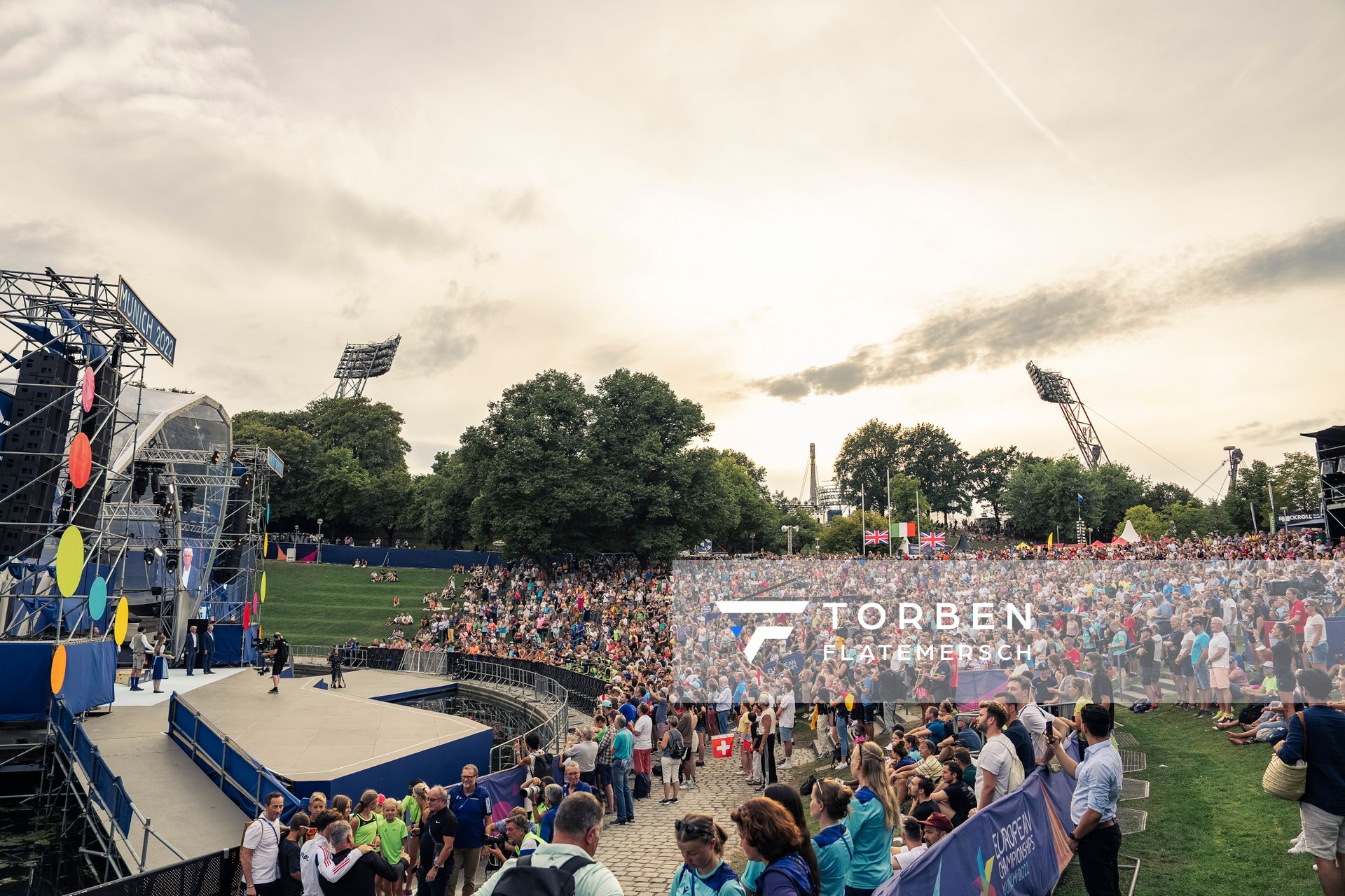 Impressionen von der Siegerehrung Frauen Diskus am 17.08.2022 bei den Leichtathletik-Europameisterschaften in Muenchen