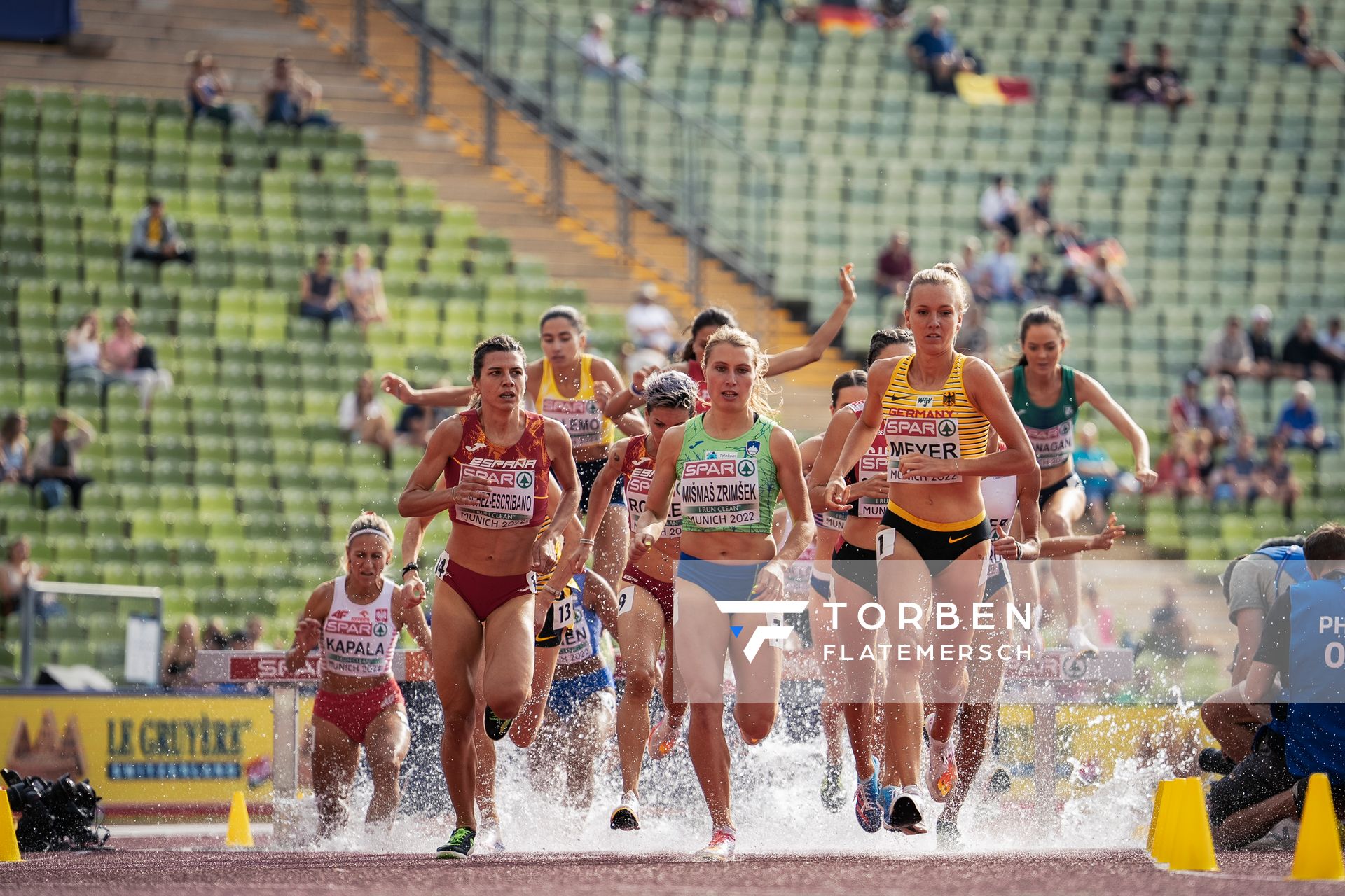 Elizabeth Bird (GBR), Elena Burkard (GER), Maruša MIŠMAŠ ZRIMŠEK (SLO), Lea Meyer (GER) am 18.08.2022 bei den Leichtathletik-Europameisterschaften in Muenchen