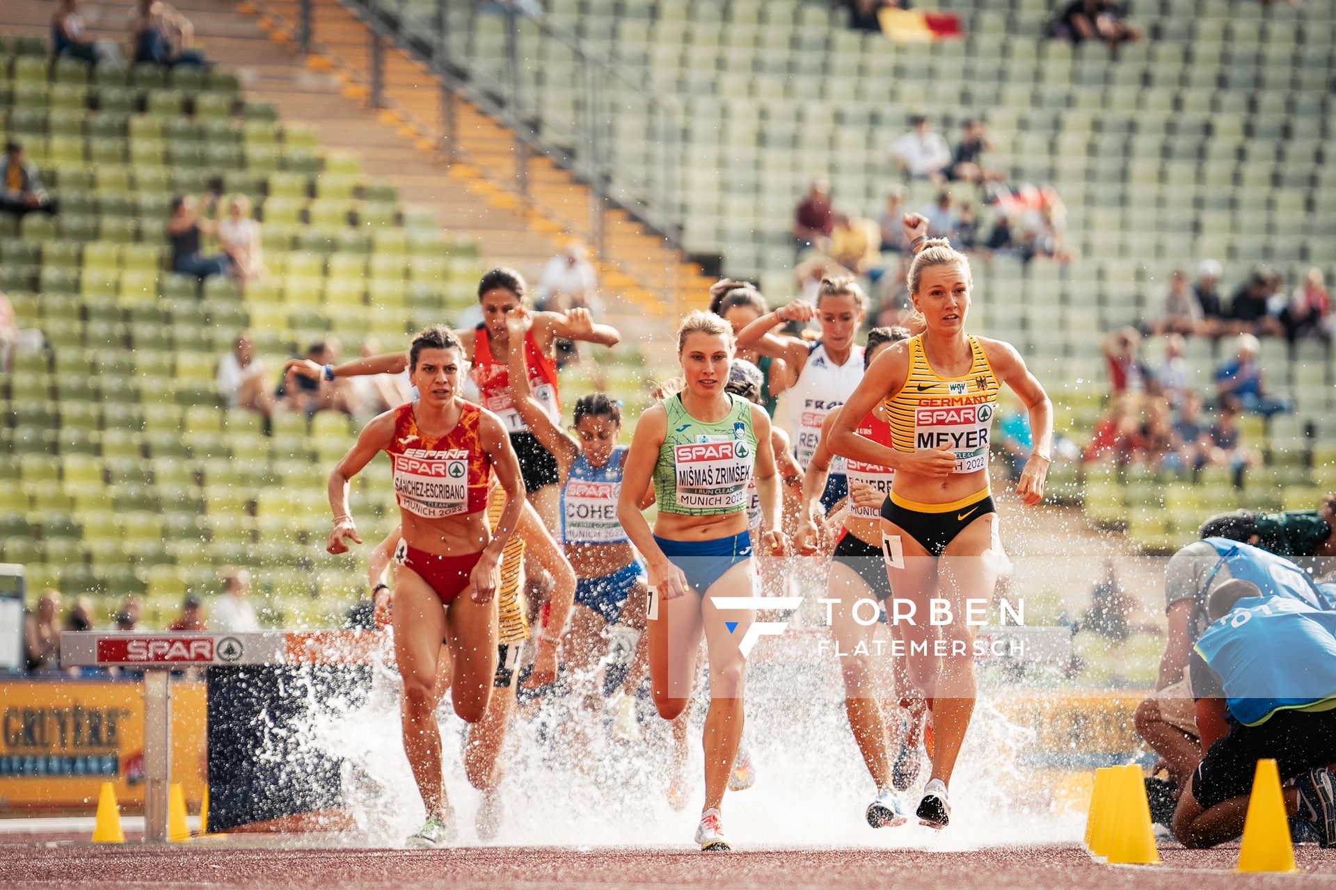 Lea Meyer (GER), Marusa Mismas Zrimsek (SLO), Irene Sanchez-Escribano (ESP) im 3000m Hindernis Vorlauf am 18.08.2022 bei den Leichtathletik-Europameisterschaften in Muenchen