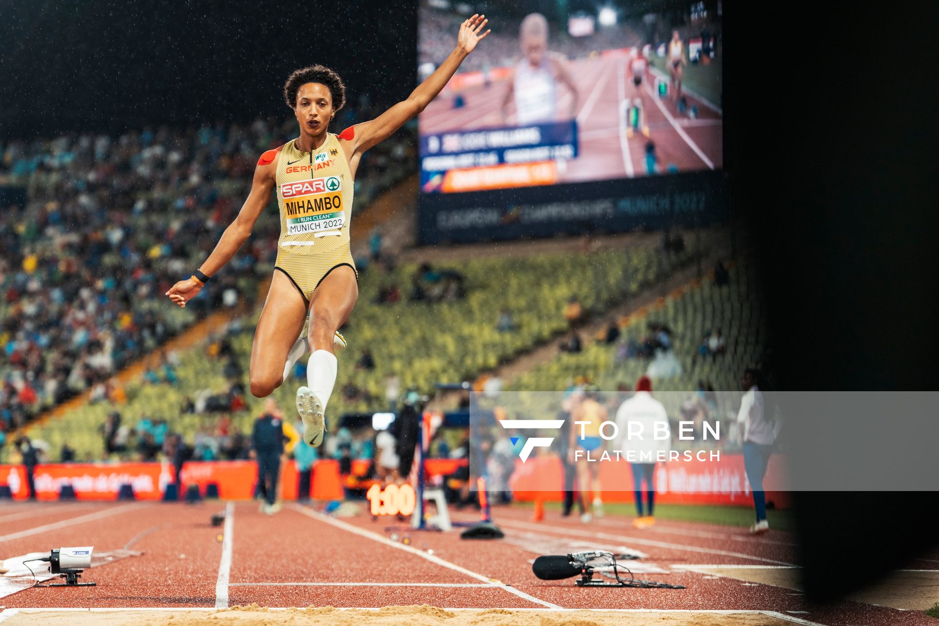 Malaika Mihambo (GER) im Weitsprung am 18.08.2022 bei den Leichtathletik-Europameisterschaften in Muenchen