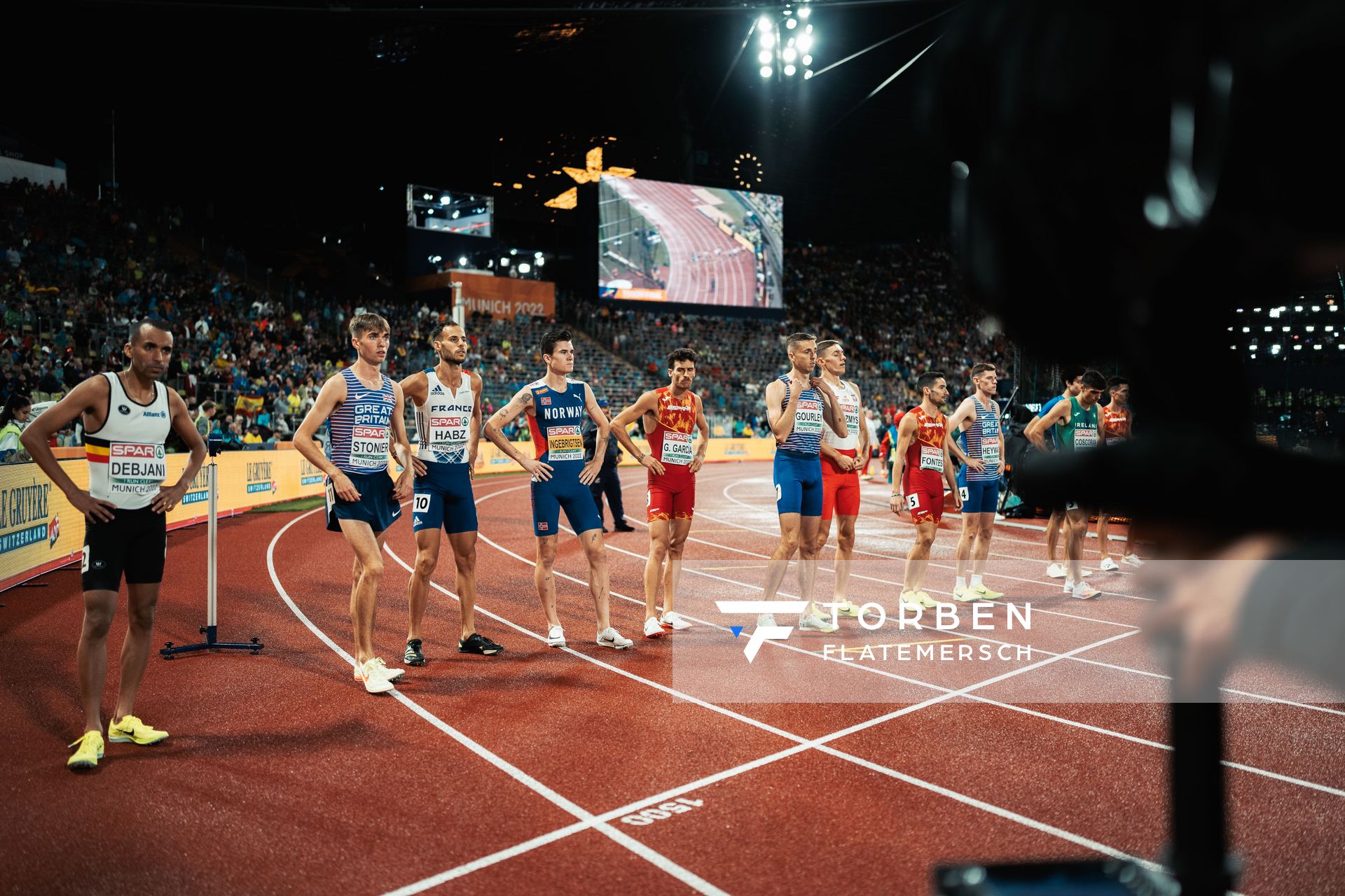 1500m Finale mit Ismael Debjani (BEL), Matthew Stonier (GBR), Azeddine Habz (FRA), Jakob Ingebrigtsen (NOR), Gonzalo Garcia (ESP), Neil Gourley (GBR) am 18.08.2022 bei den Leichtathletik-Europameisterschaften in Muenchen